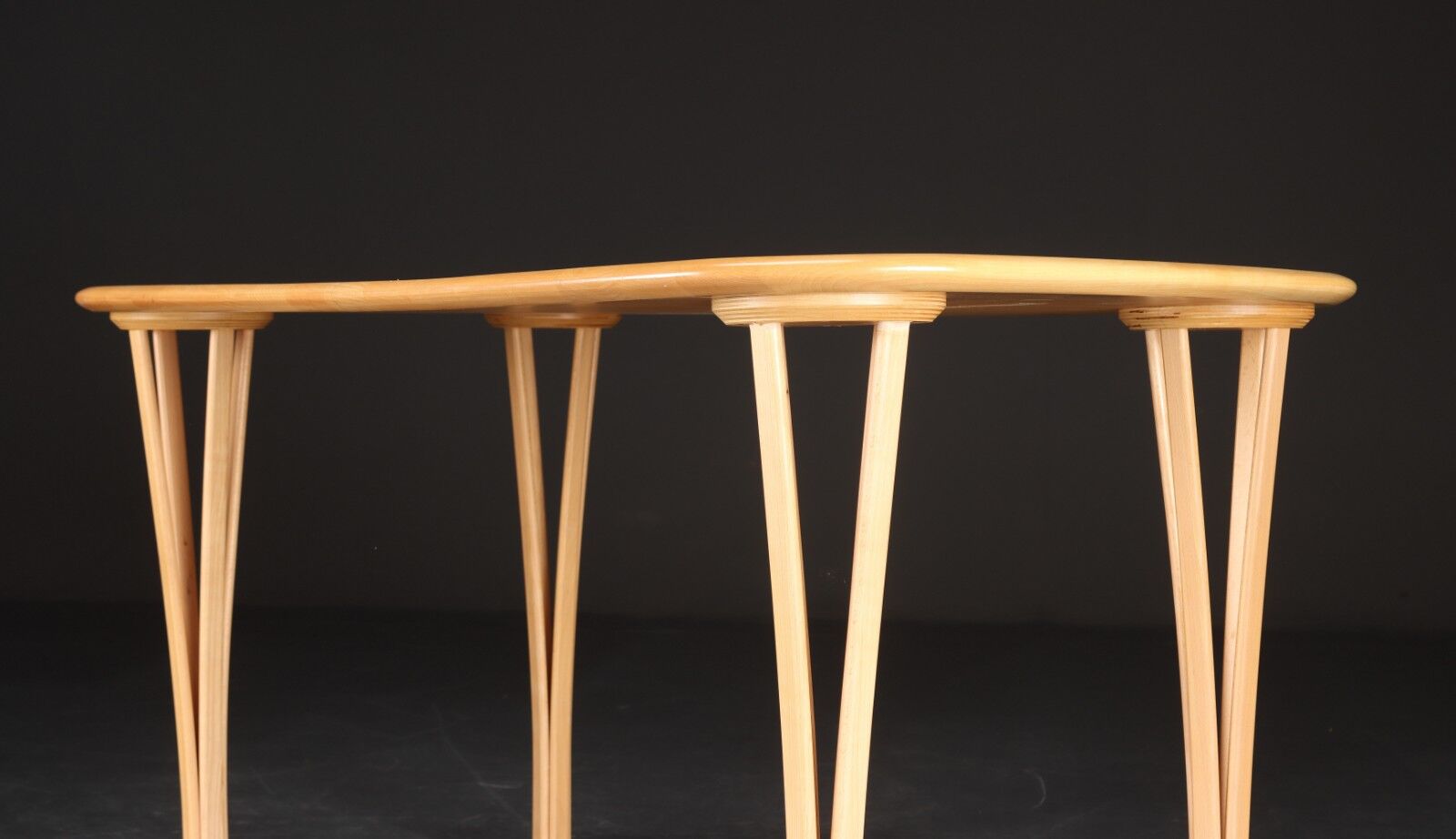 Table à manger en bois de hêtre Haslev