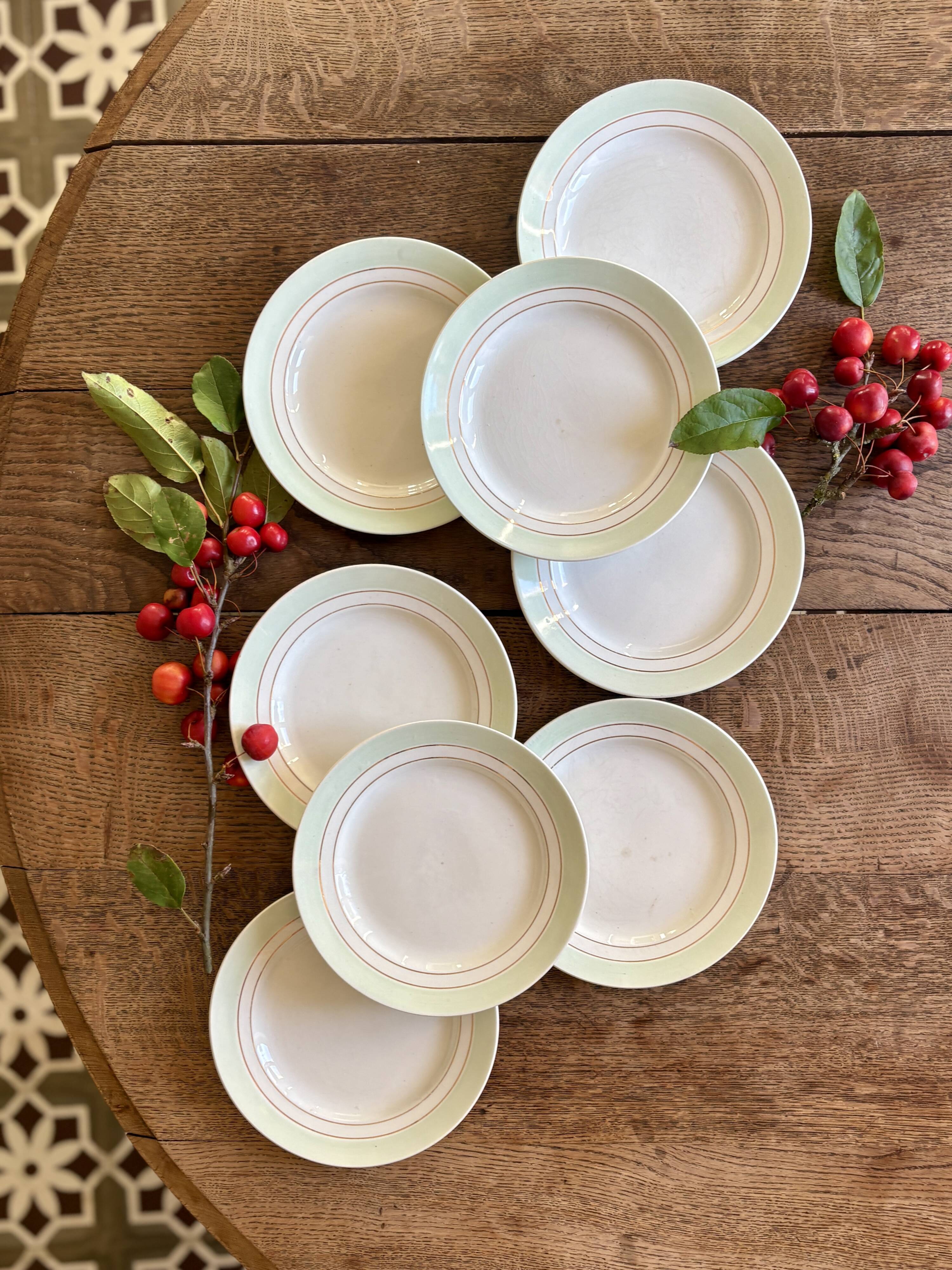 Set of 8 vintage mint and gold dessert plates Saint Amand