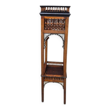 Antique pedestal table from the early 20th century.