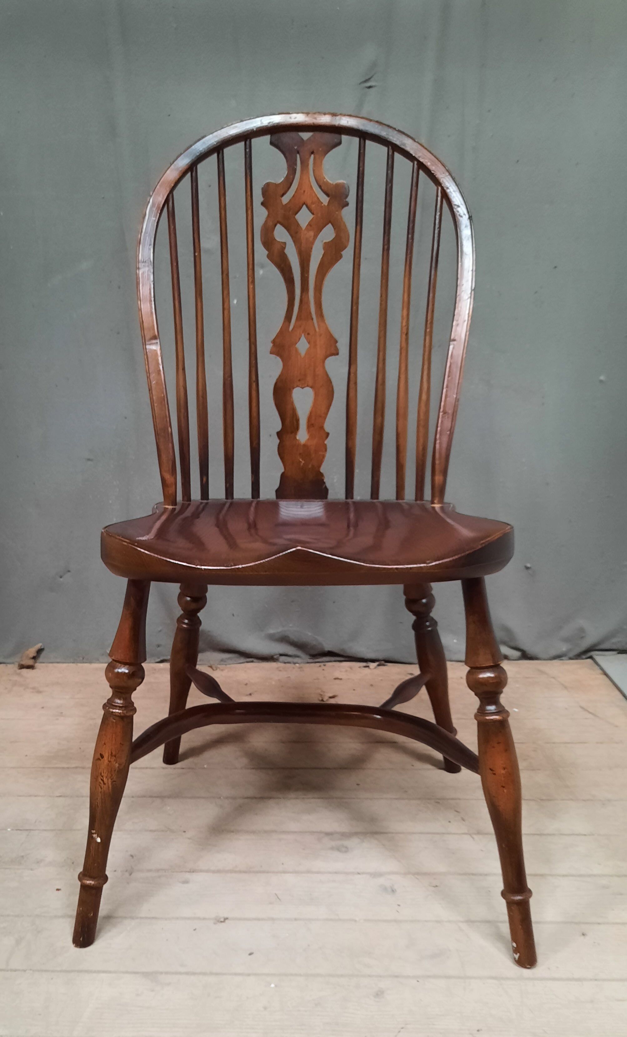 Series of 6 American chairs