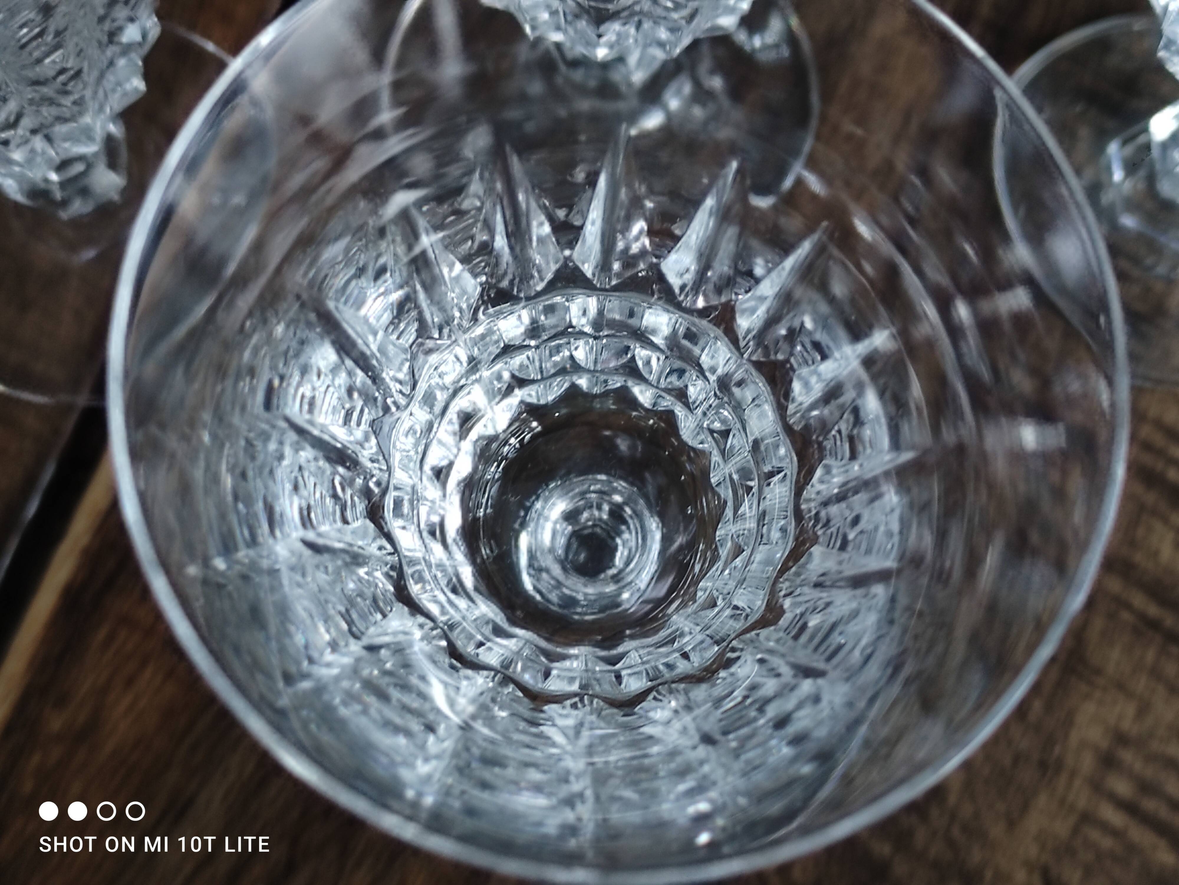 Set of 8 white wine glasses small capacity in antique chiseled crystal