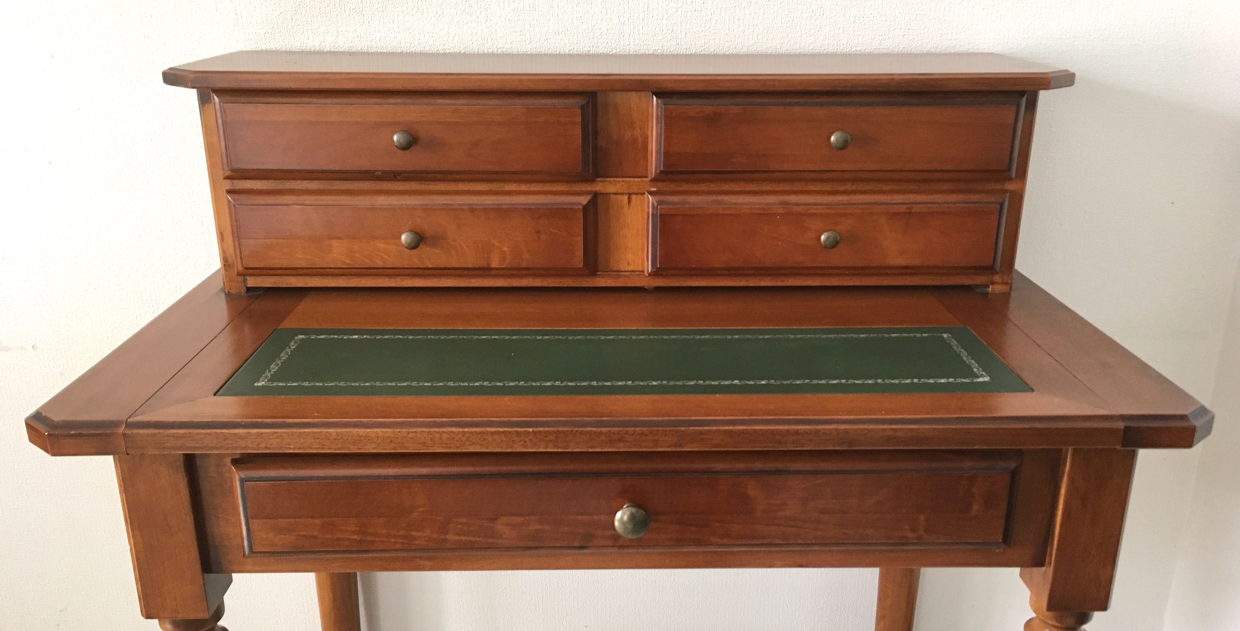 Bureau merisier à tablette rétractable