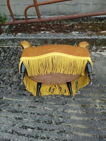 Toad armchair