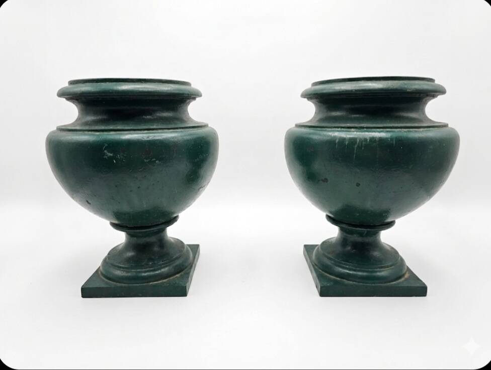 Paire de vases medicis XIXème en fonte