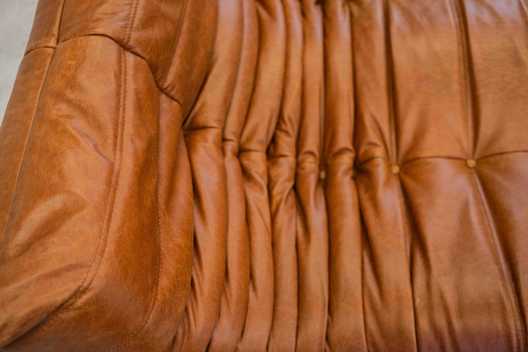 Togo chaise lounge in pine leather by Michel Ducaroy for Ligne Roset, 1974