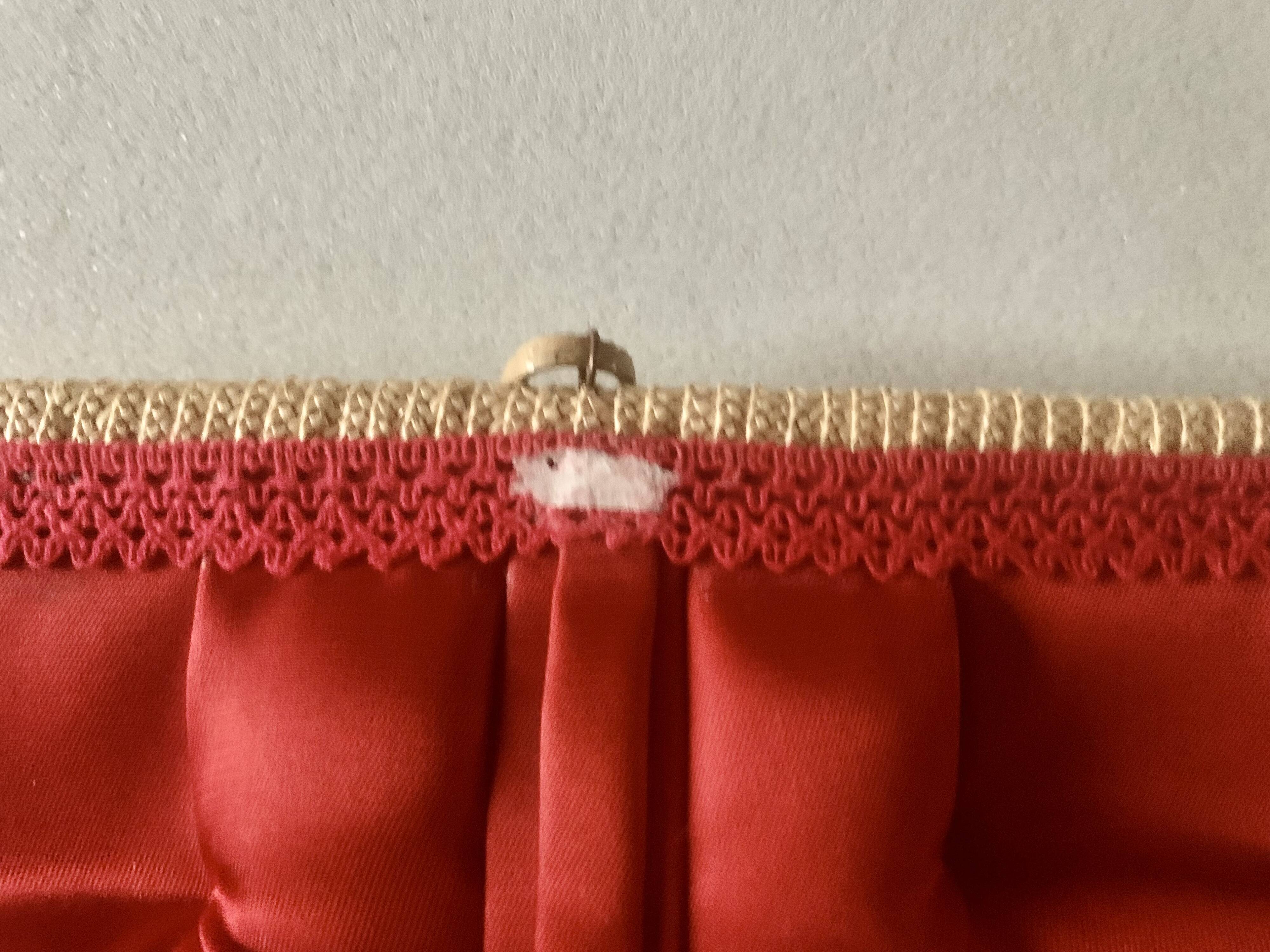 Vintage sewing basket in rattan and floral fabric