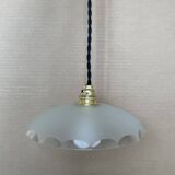 Petite suspension en verre ancienne