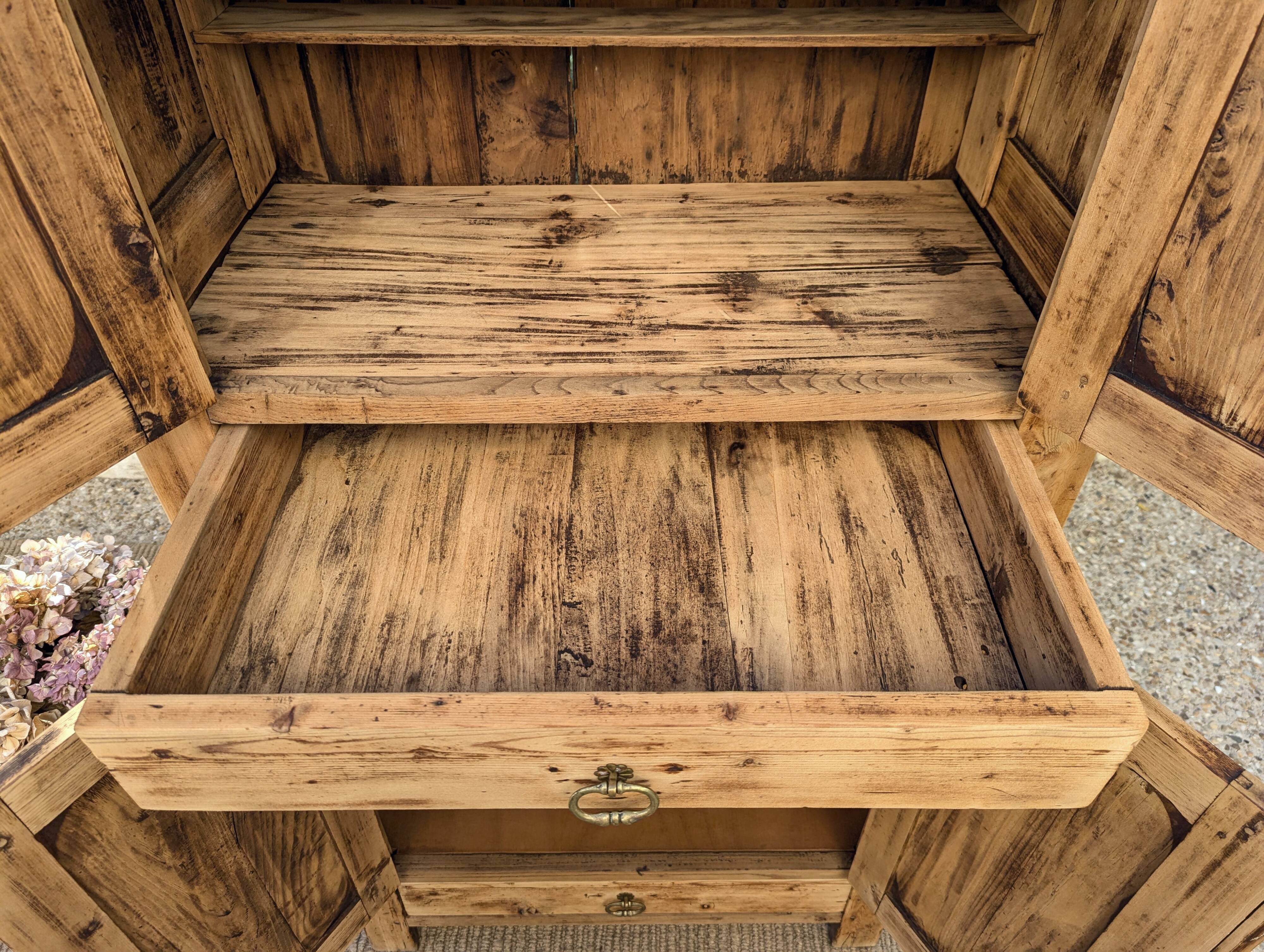 Standing man's wardrobe