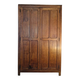 Armoire parisienne