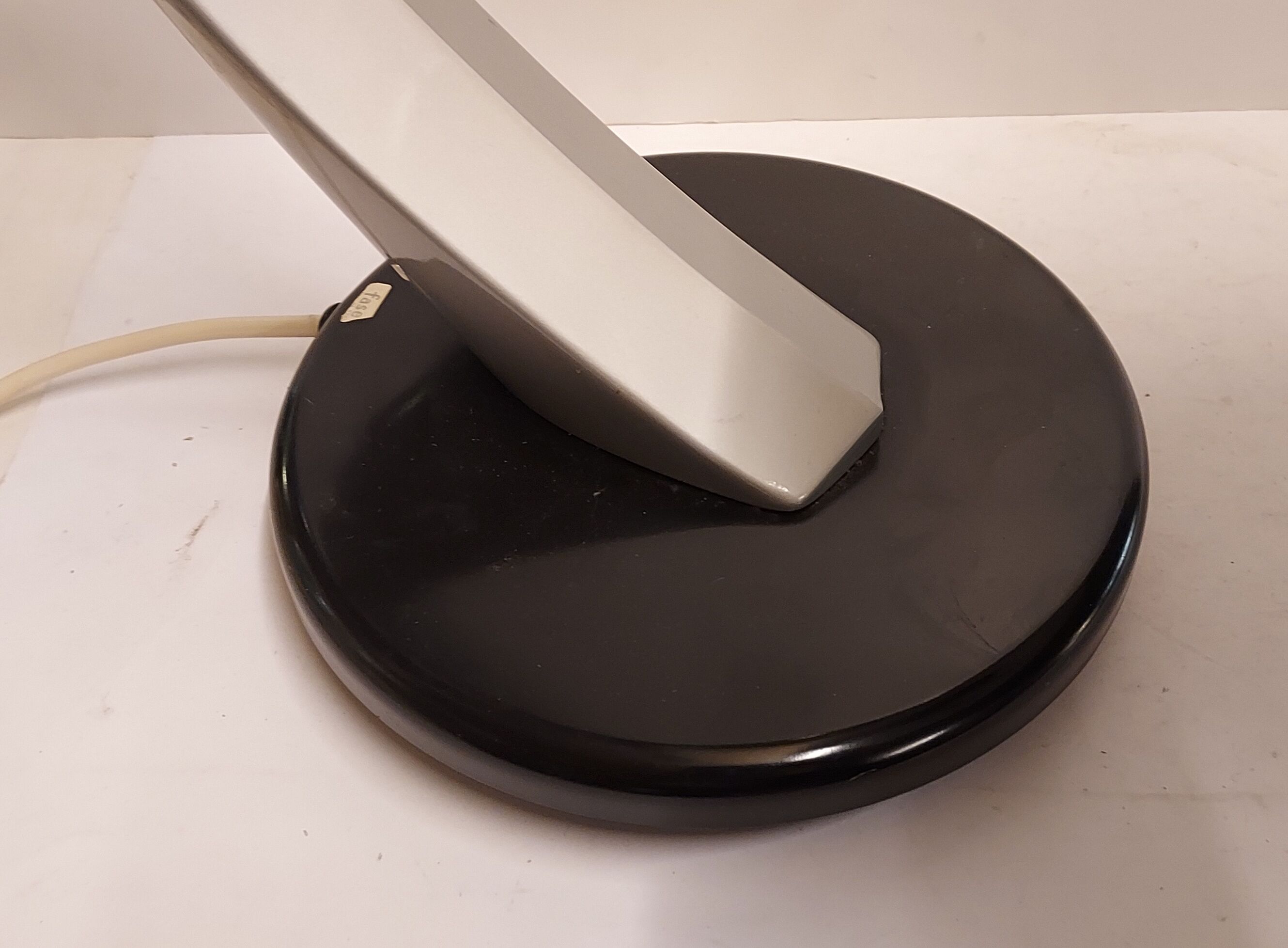 Fase Boomerang Desk Light