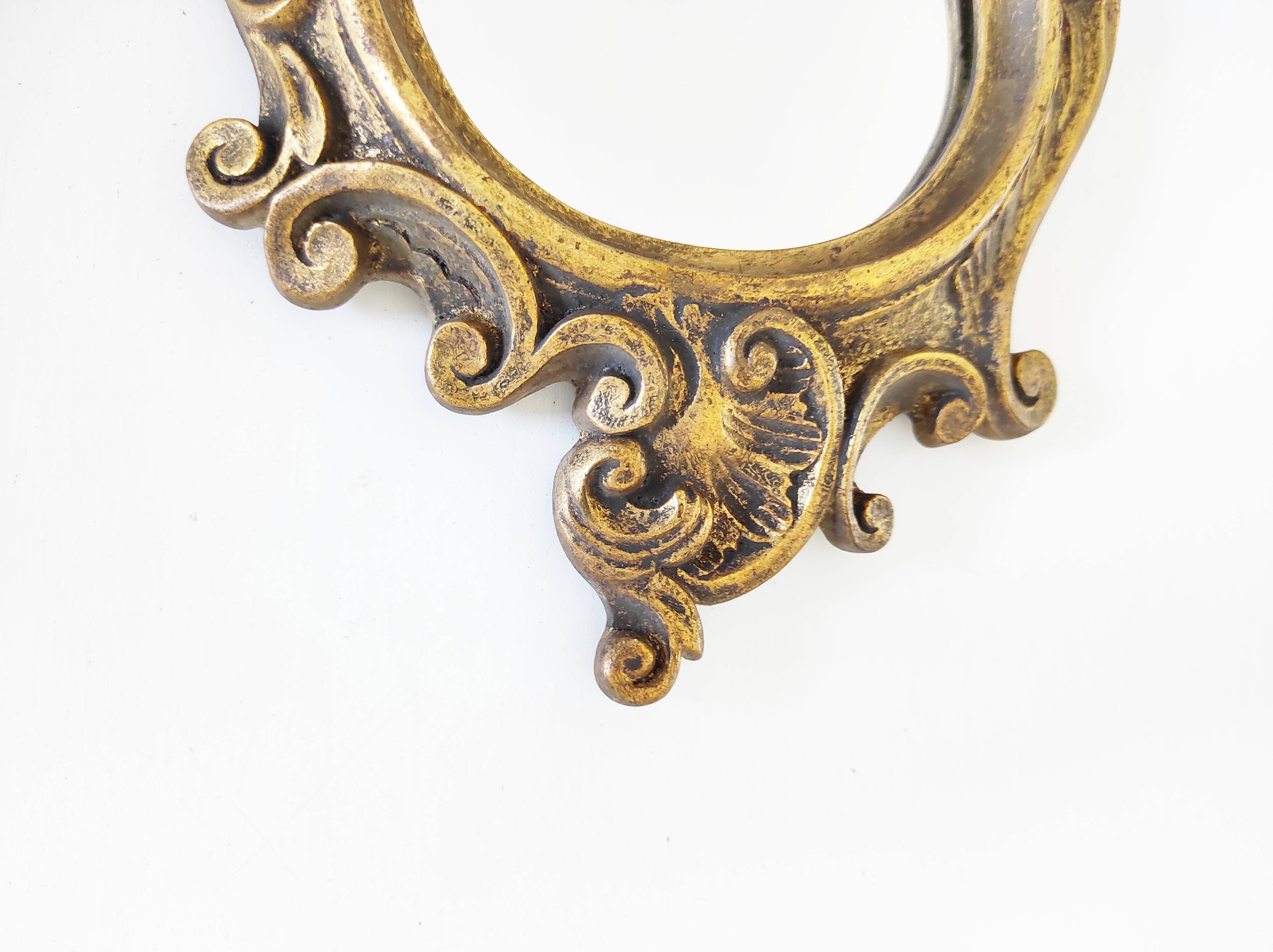 Miroir en bois doré