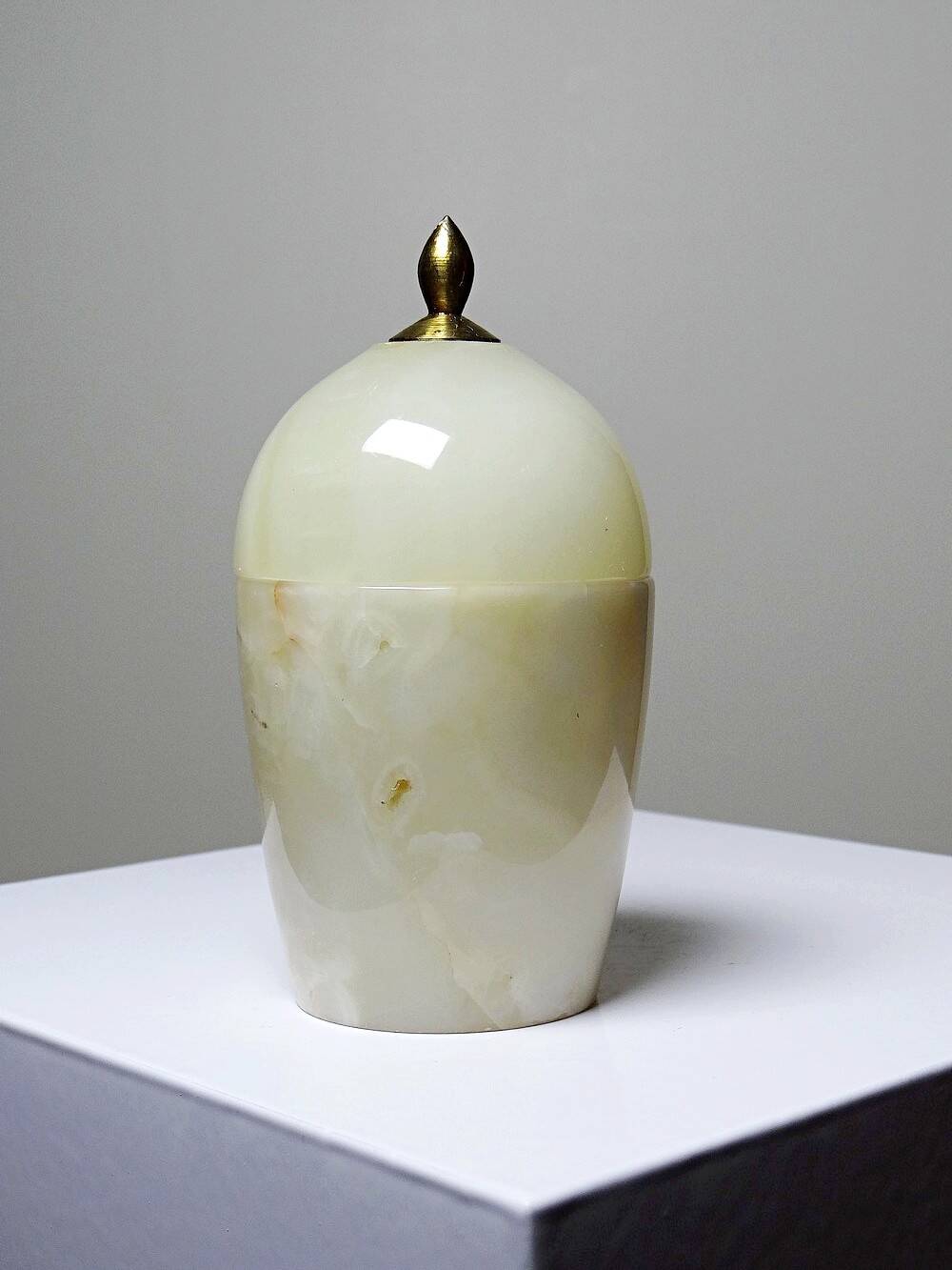 Small vintage box in beige marble/alabaster and brass