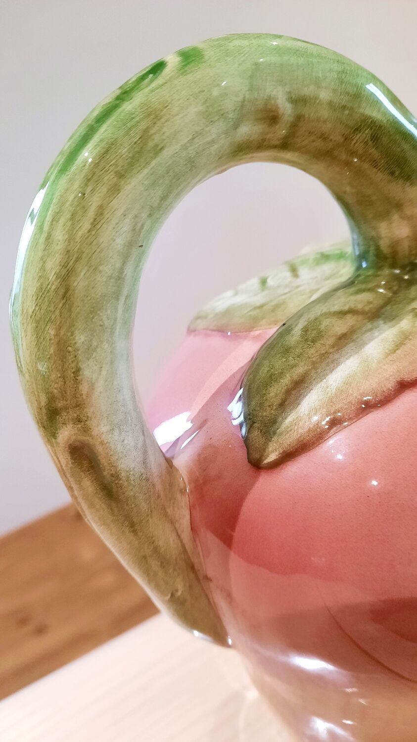 Slurry pitcher melon or peach shape