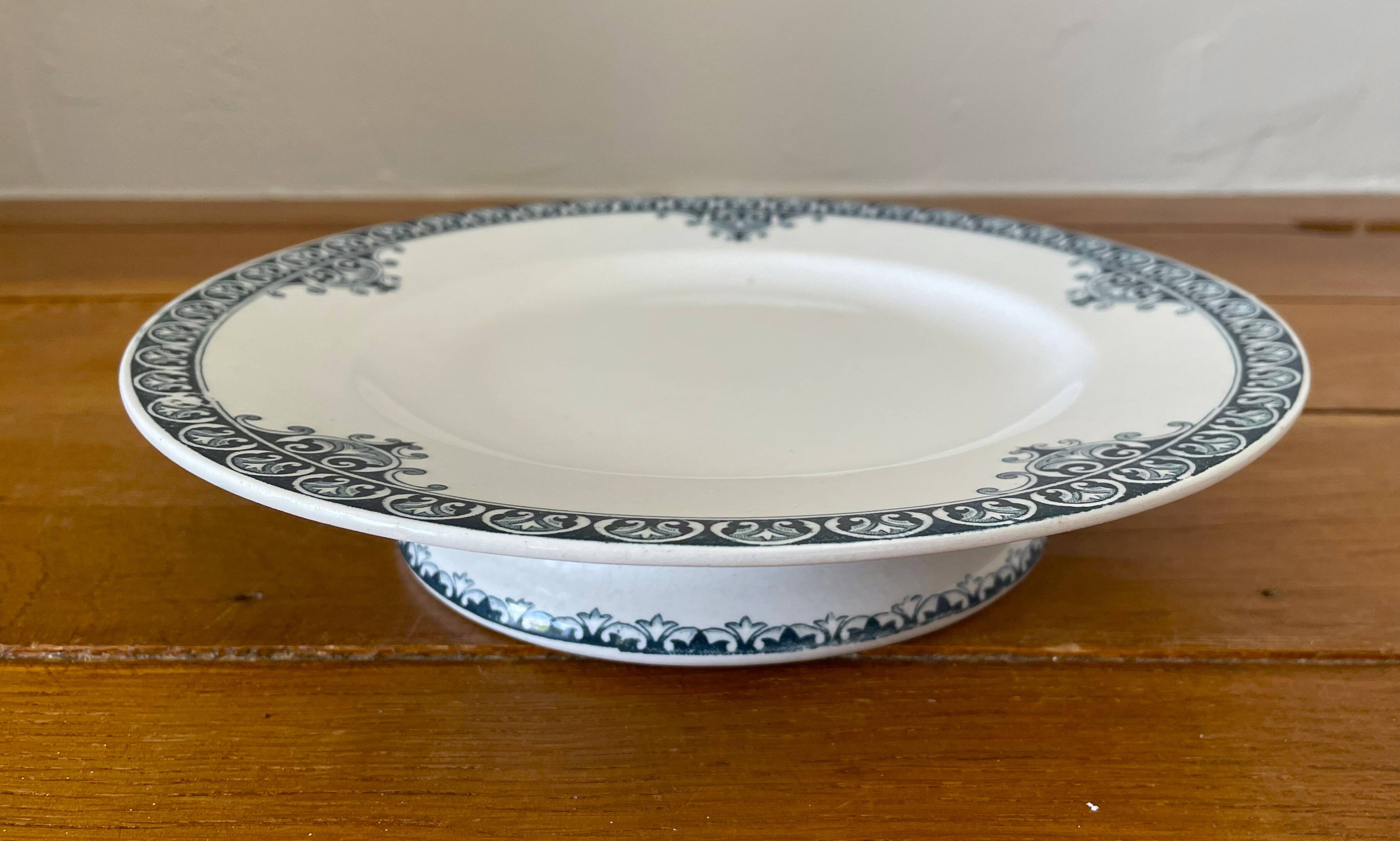 Antique dish for mignardises in Saint-Amand earthenware (Nord)