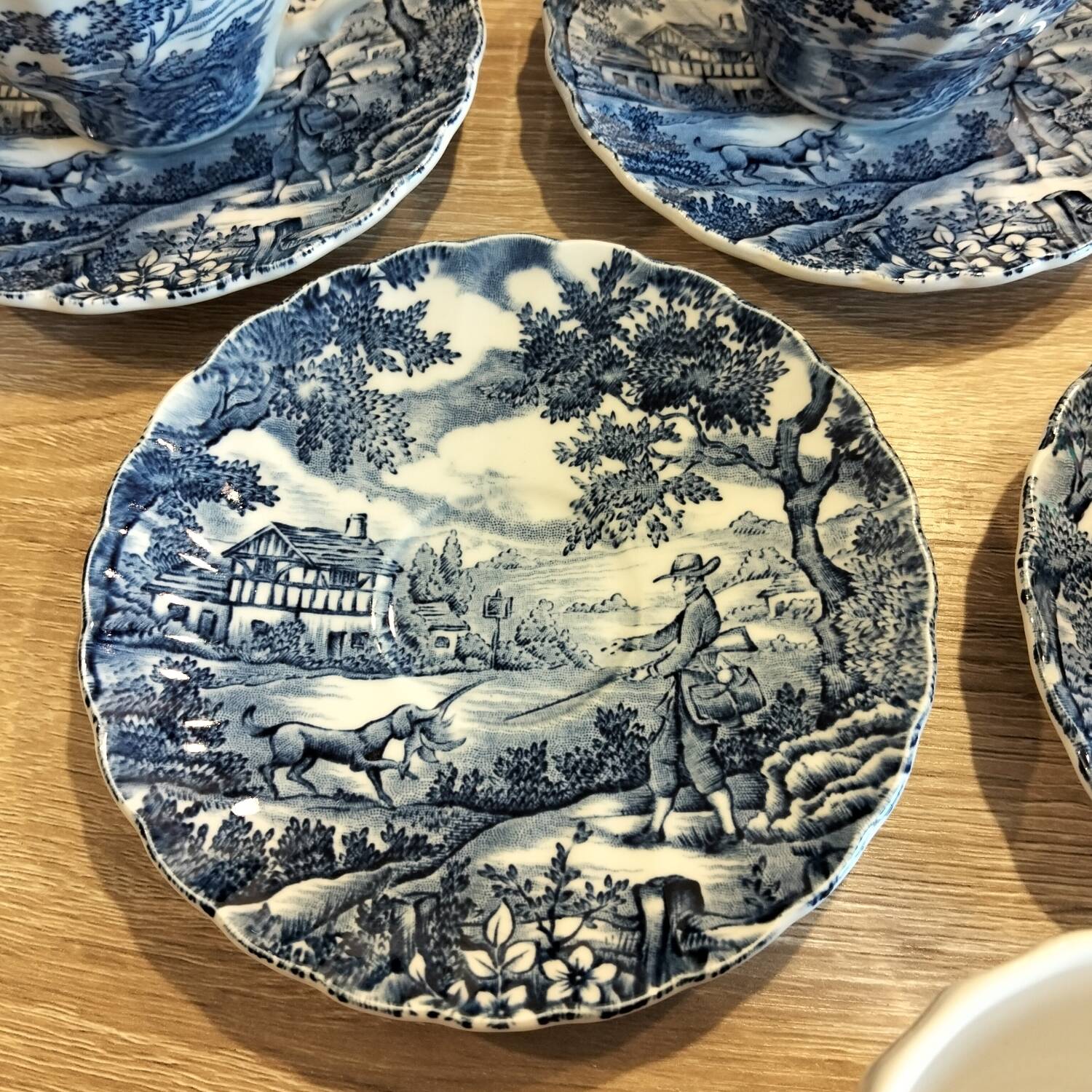 Myott The Hunter Tea and Coffee Set