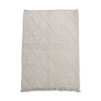 White berber carpet with small diamonds 170x240 cm