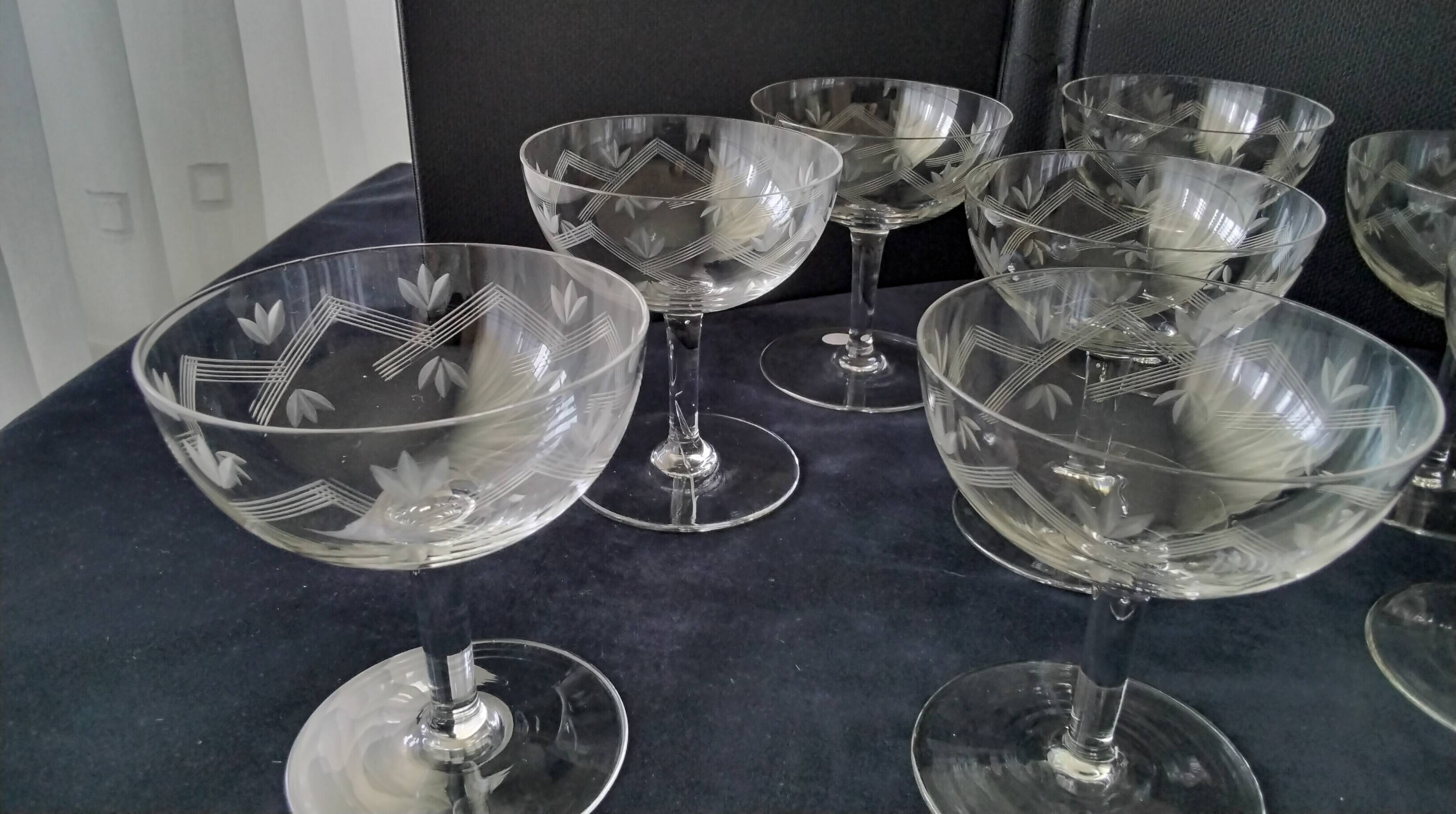 8 Coupes à champagne vintage Décor gravé