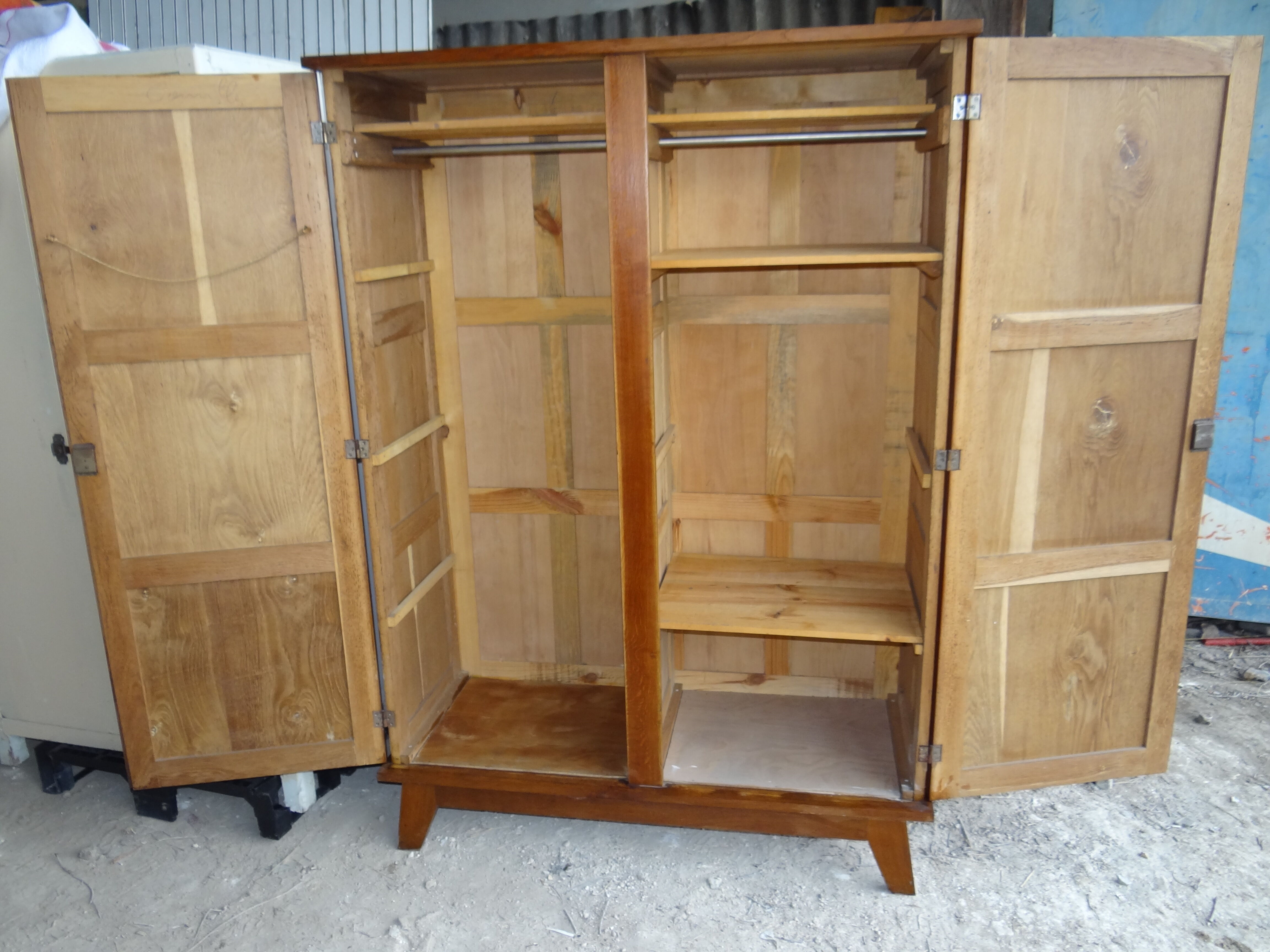 Armoire penderie par René Gabriel