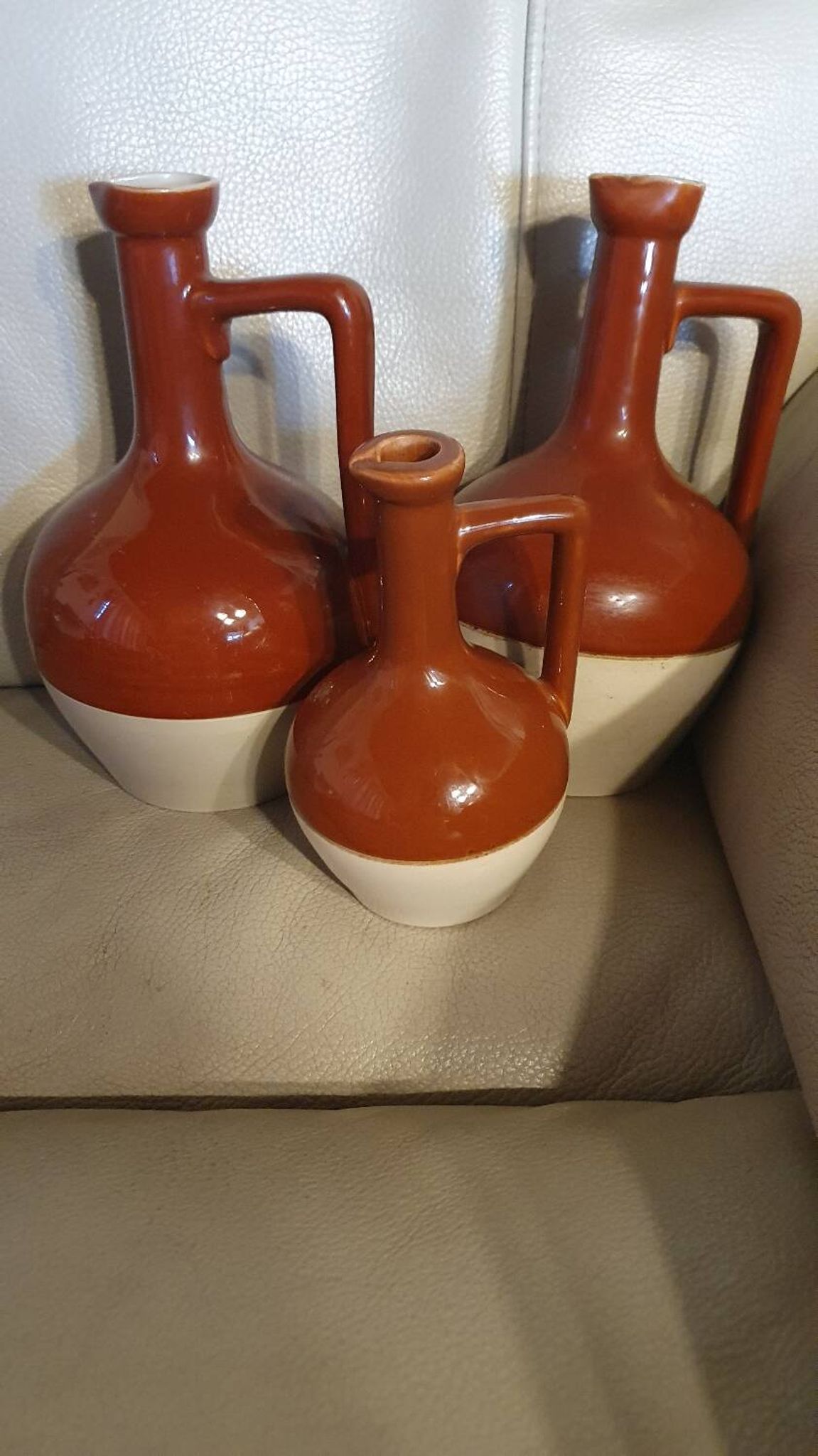 Trois carafes en grès vernissé Bardinet distillateur Bordeaux