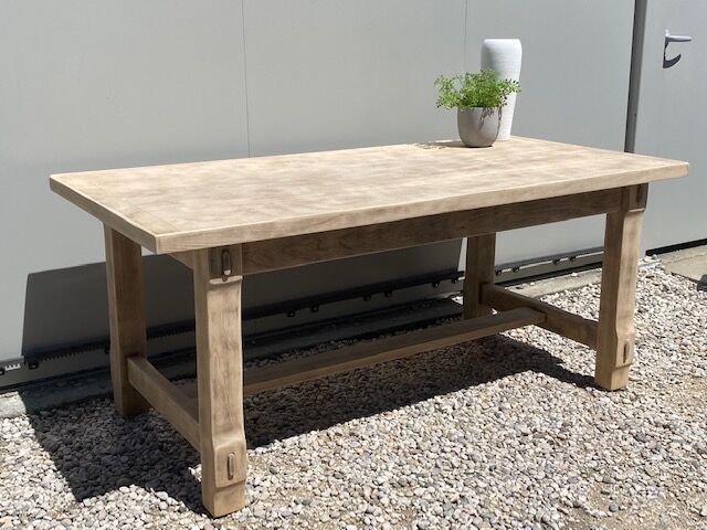 Stripped farmhouse table extensions to 255 cm