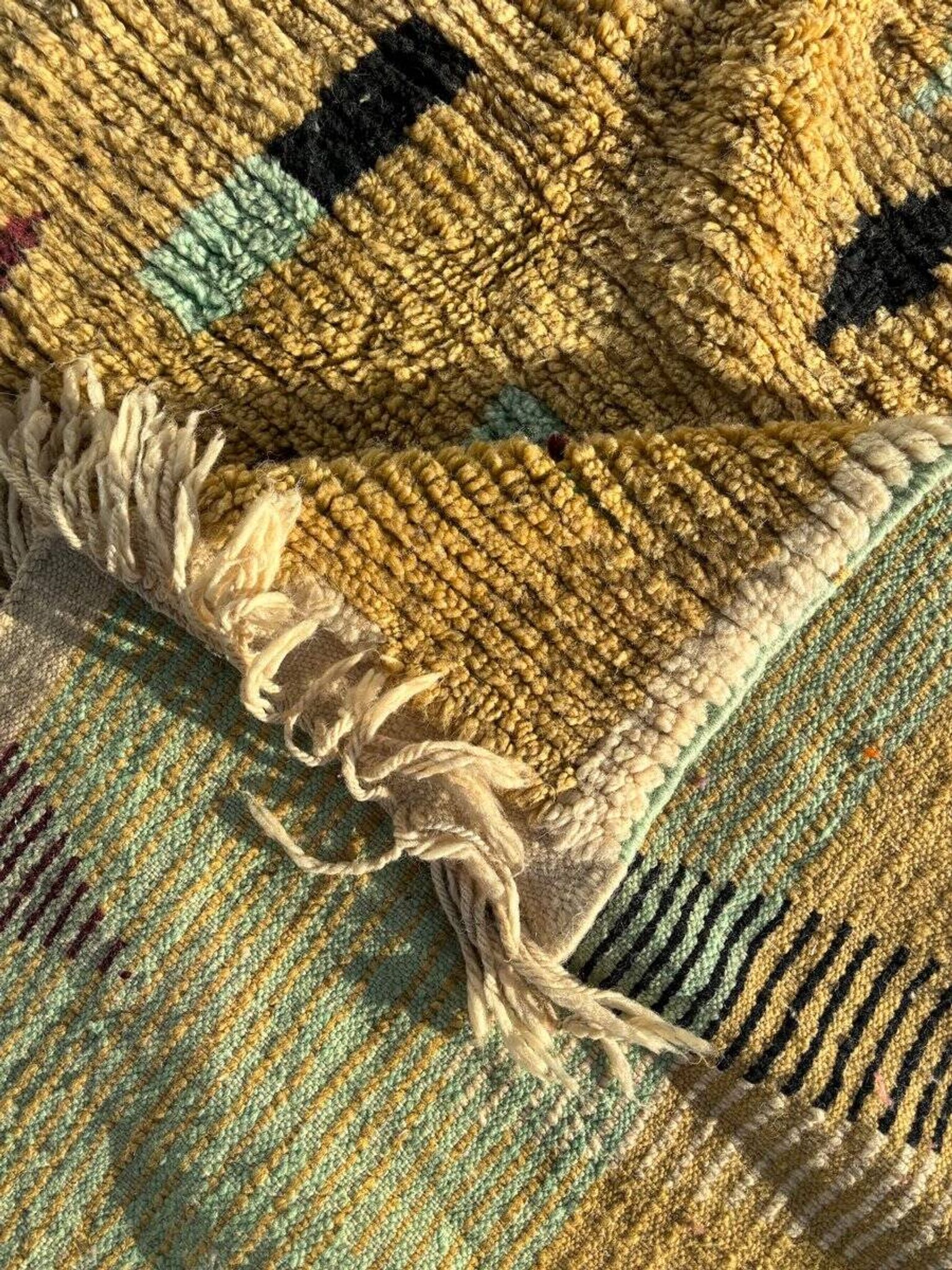 Tapis berbère marocain boujad  moderne en laine