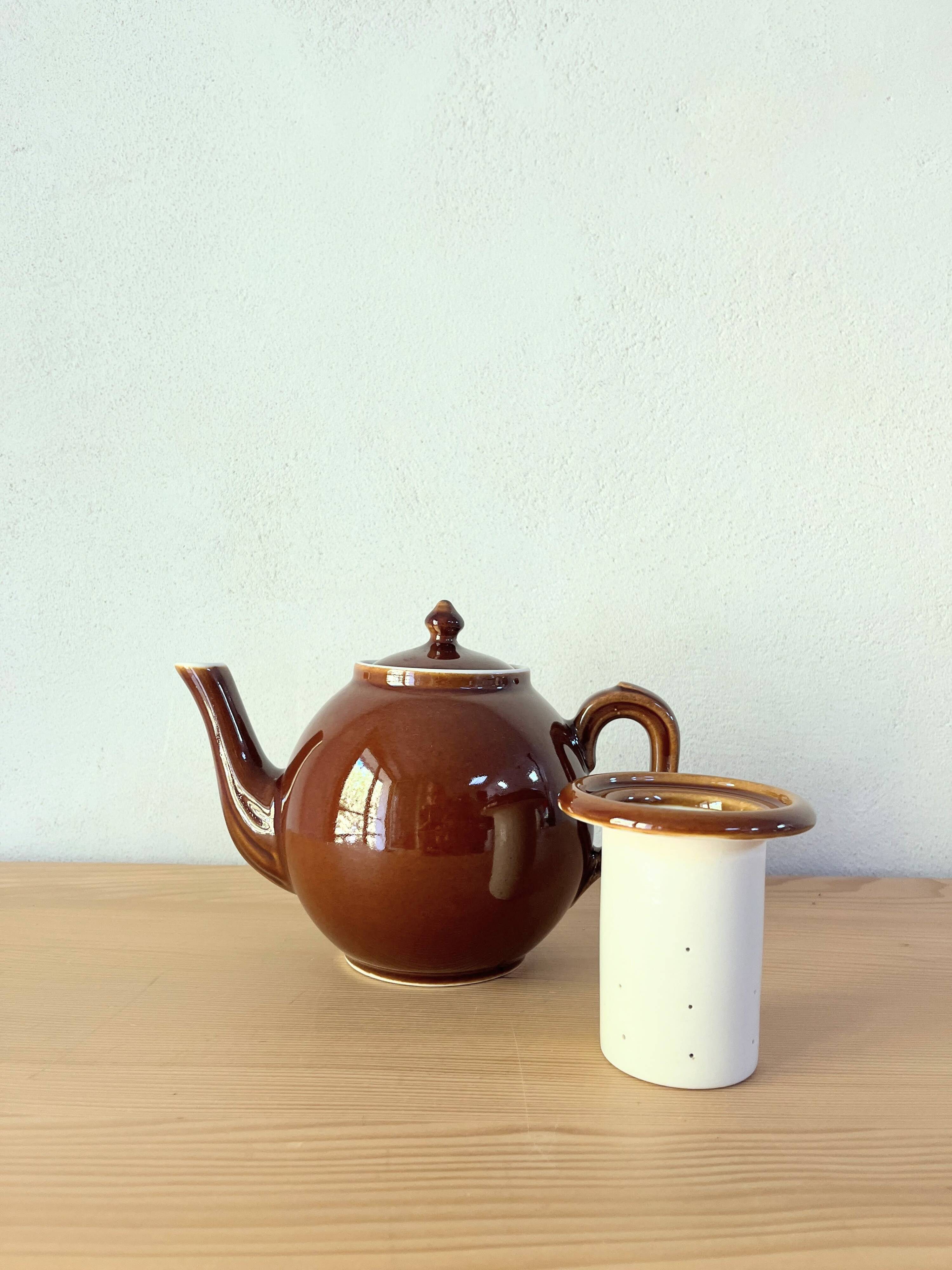 Large bistro teapot with infuser