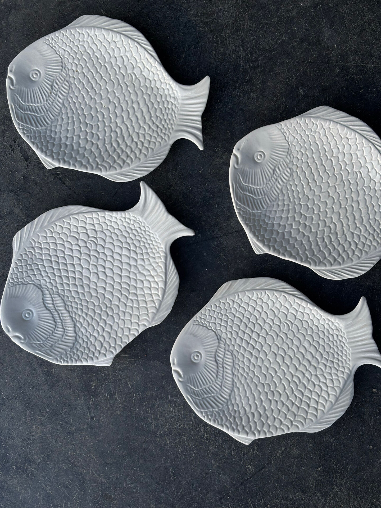 Lot de 4 assiettes poisson en faïence blanche