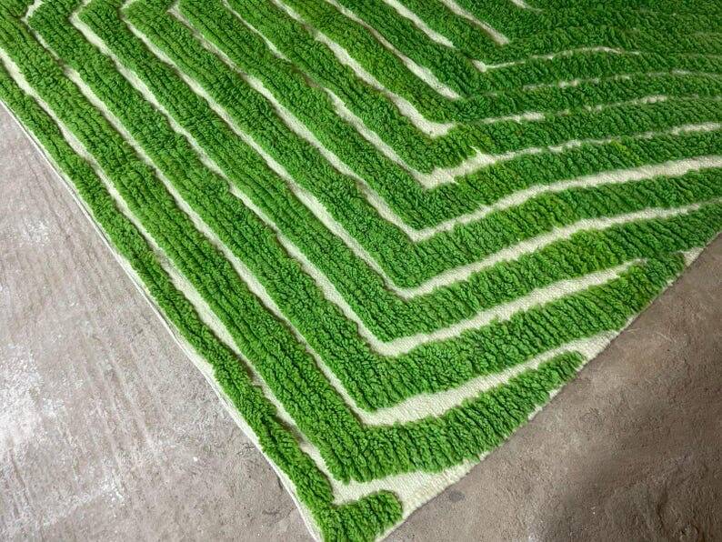 Handmade traditional natural wool rug green size 150 x 250 cm