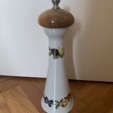 Poivrière en porcelaine de Paris