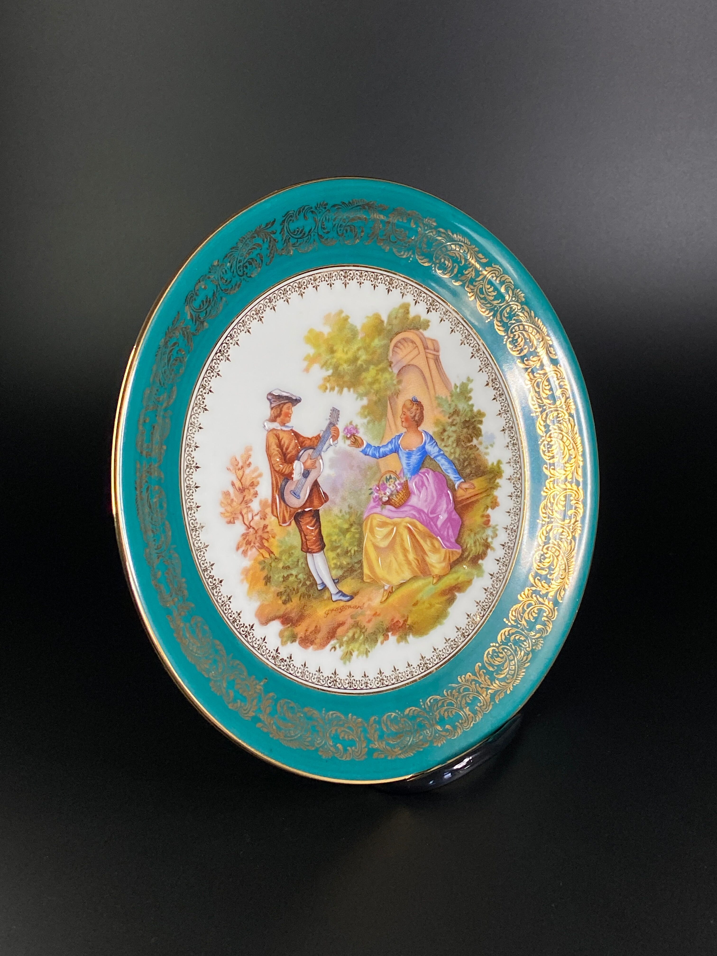Assiette limoges porcelaine courting couple