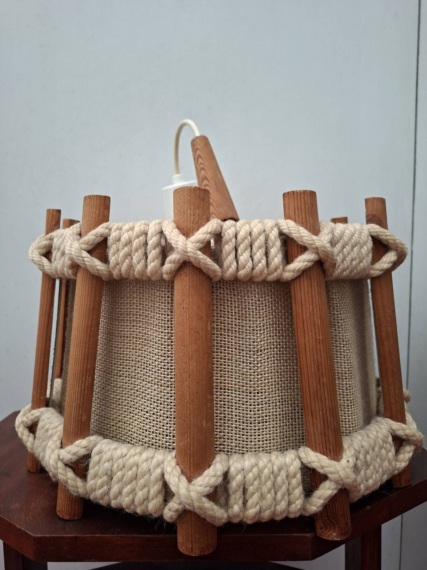 Scandinavian suspension in braided rope