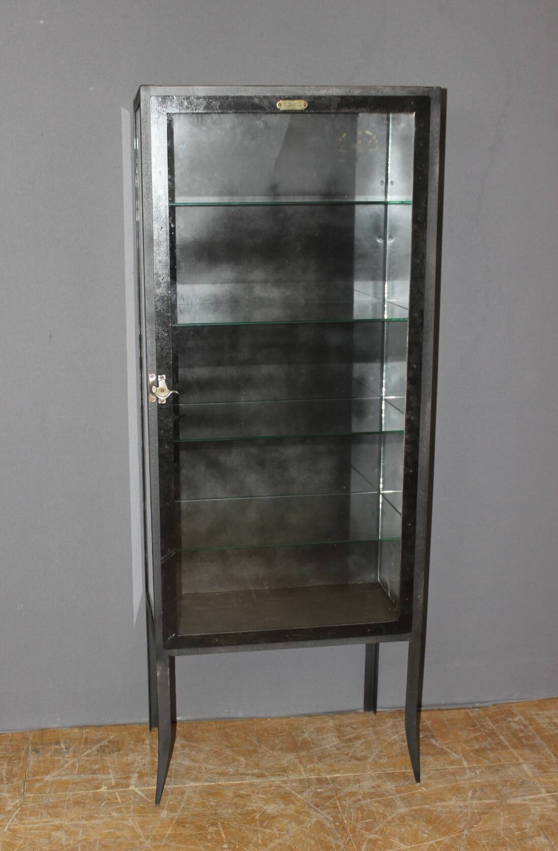 Vitrine de Médecine en métal vers 1940