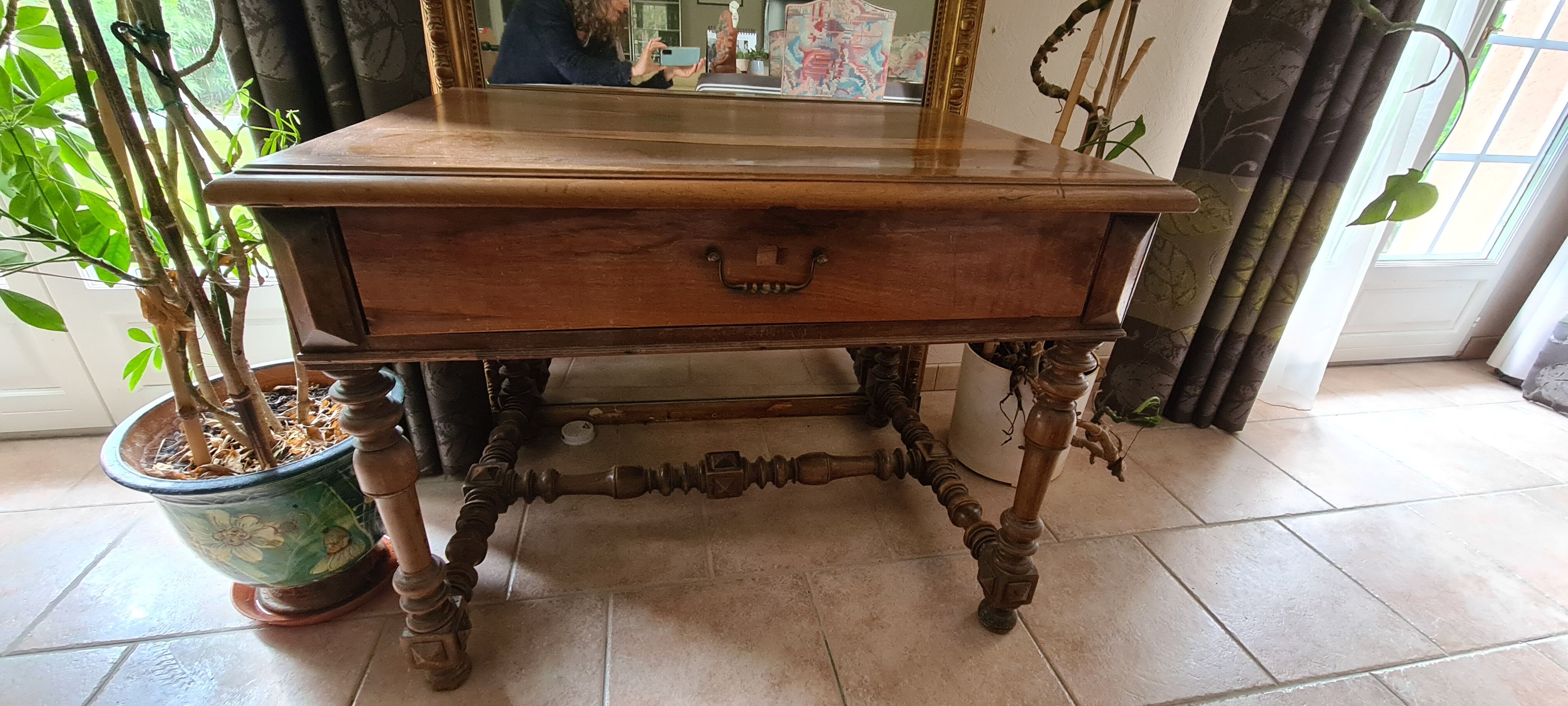 Louis XIII table