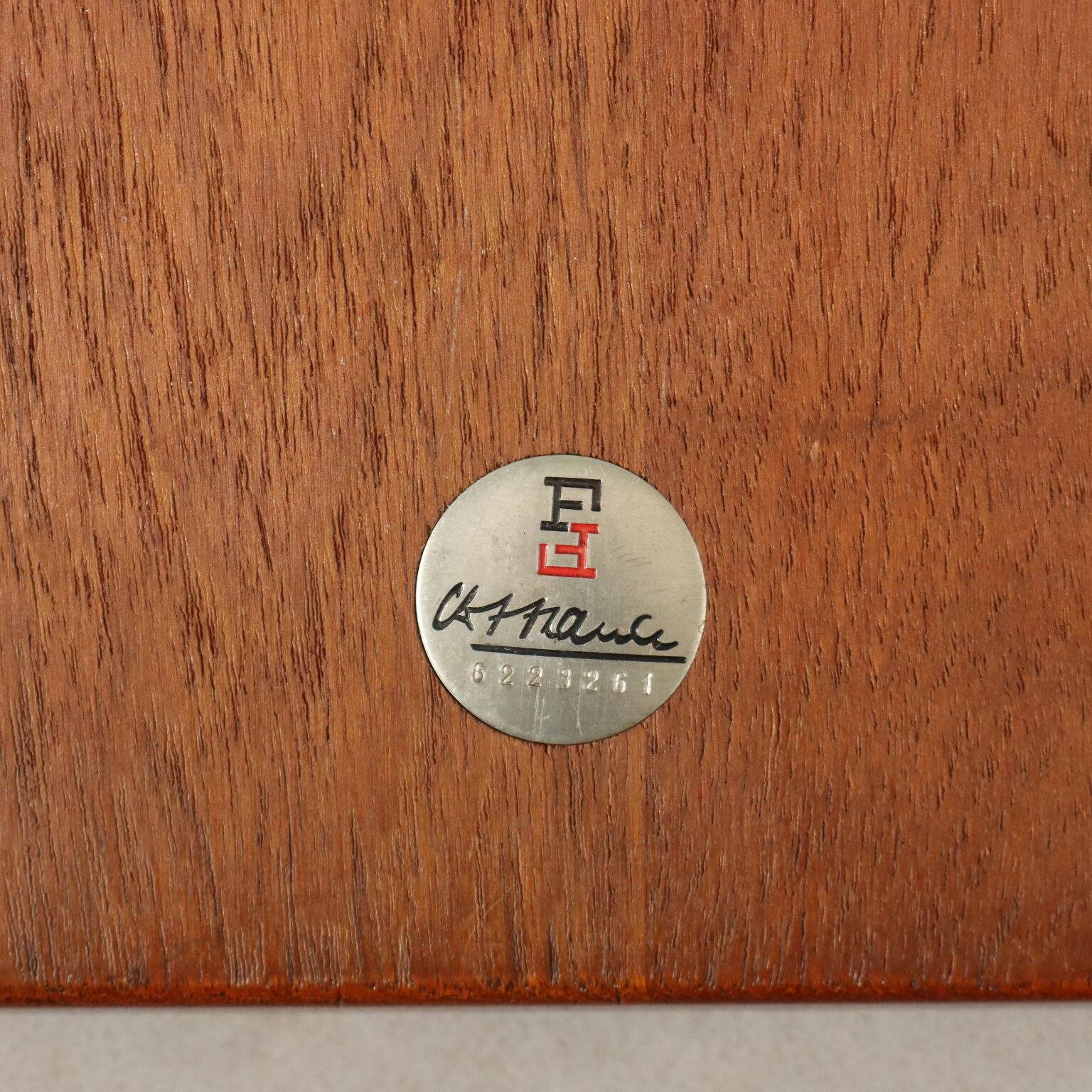 'FD 532' coffee table by Finn Juhl for France & Son