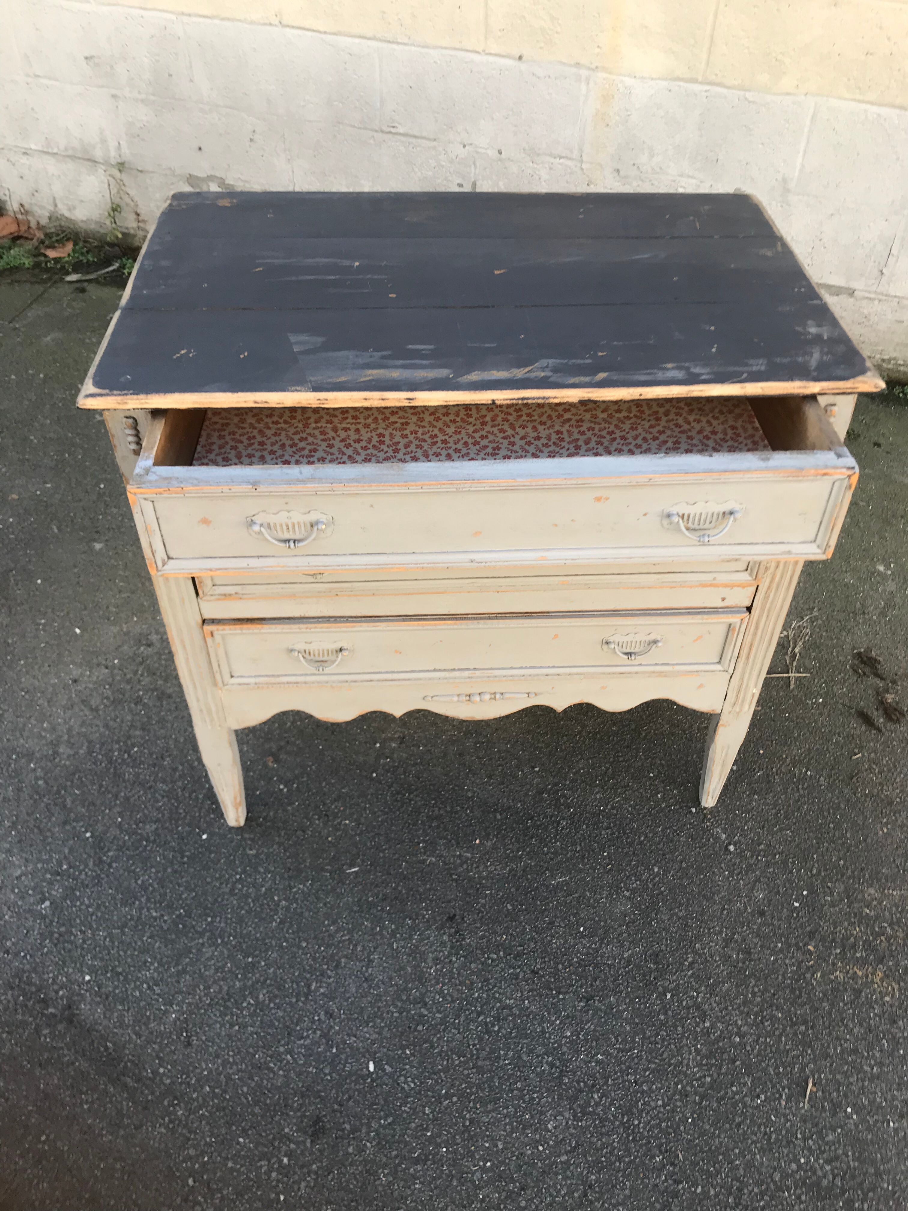 Ancienne commode noir et grise