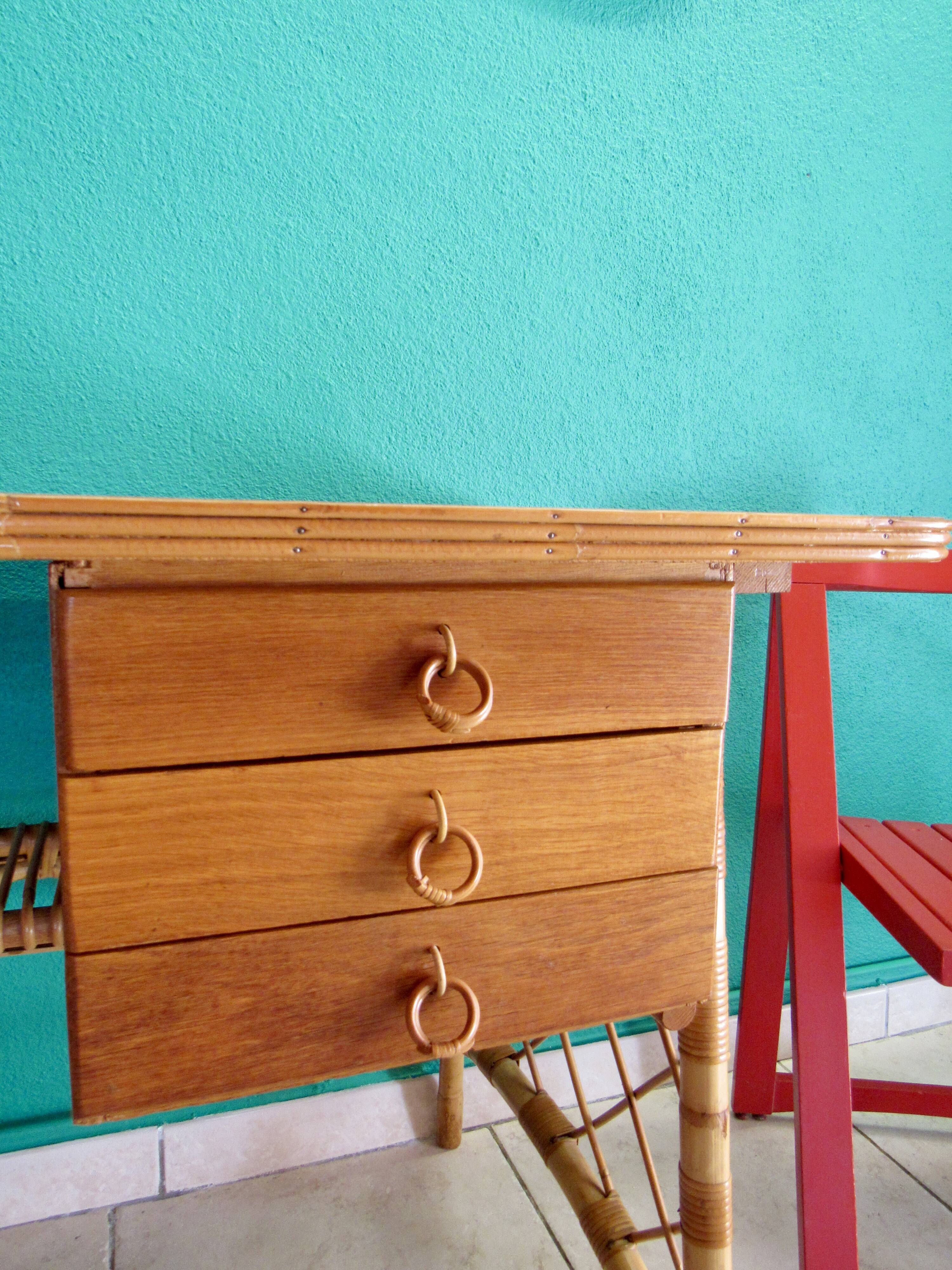 Office vintage rattan.