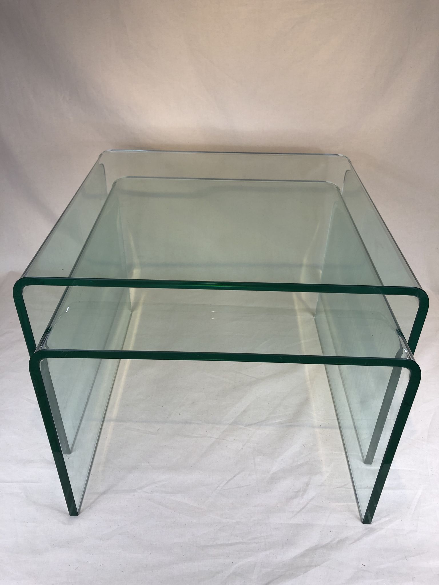 Ensemble 2 tables gigognes en verre 1980