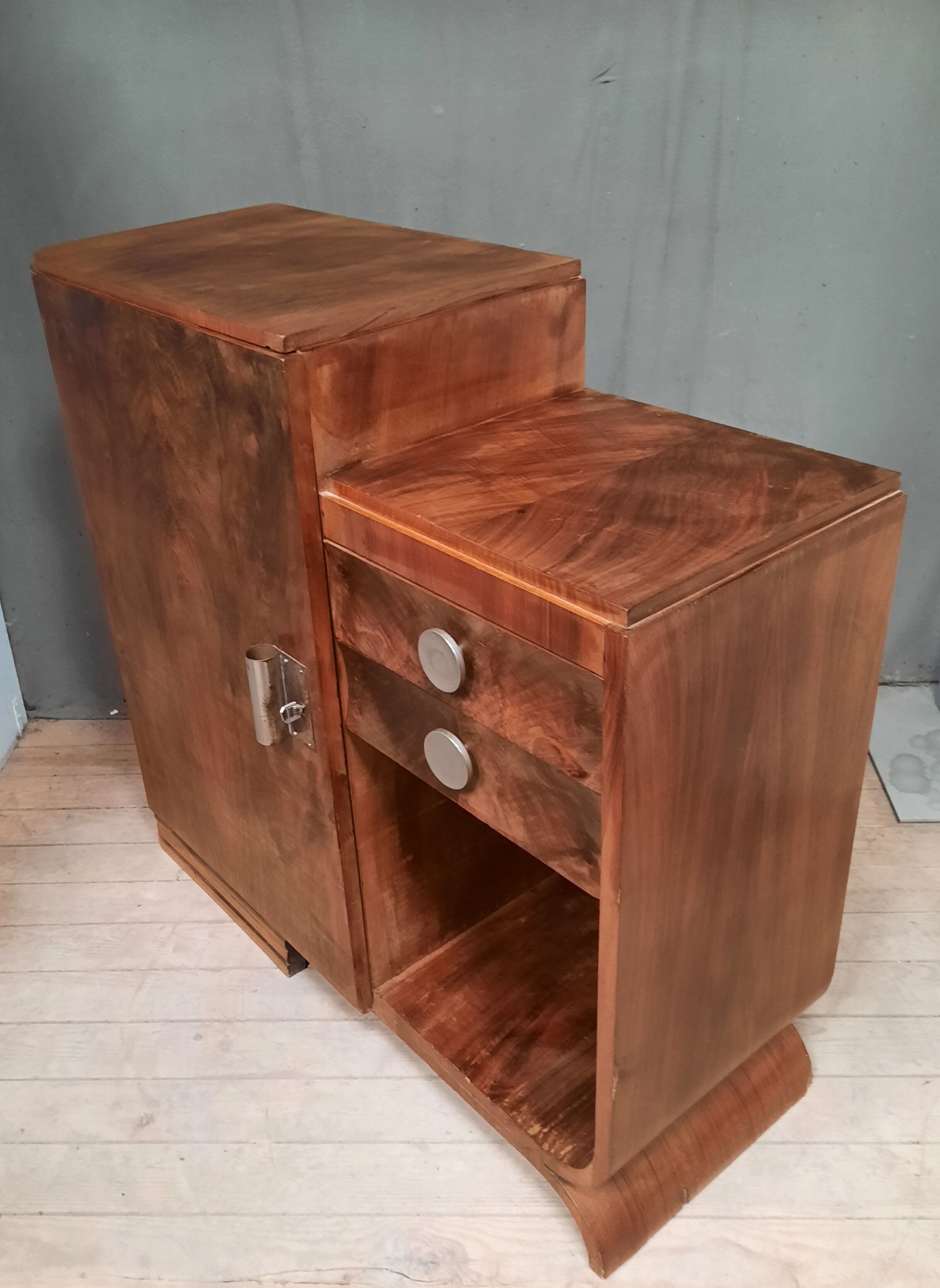 Art deco storage unit