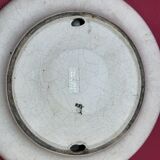 Empty white pocket in cracked ceramic matte François Chatain cup plate