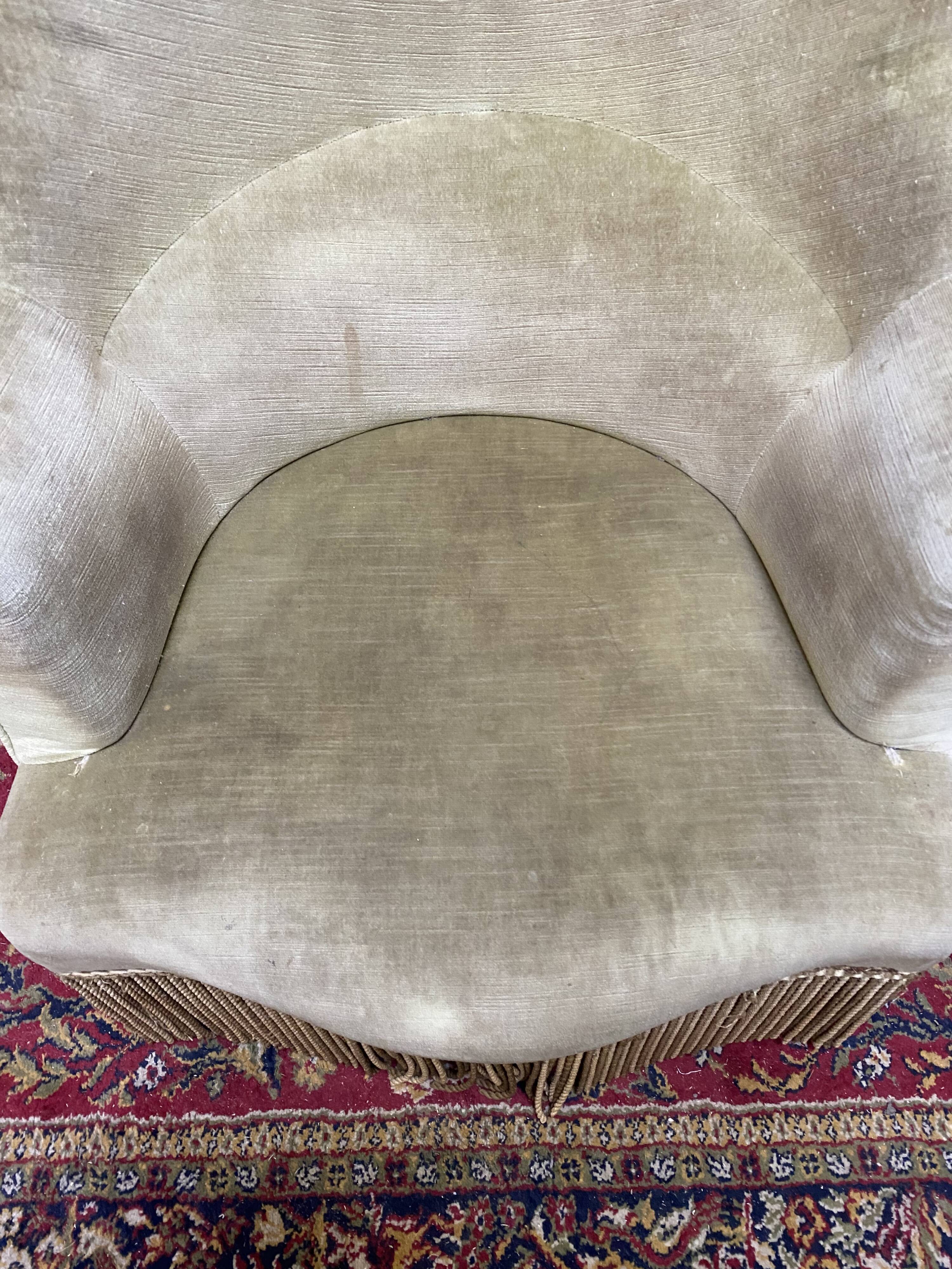 Almond green toad armchair