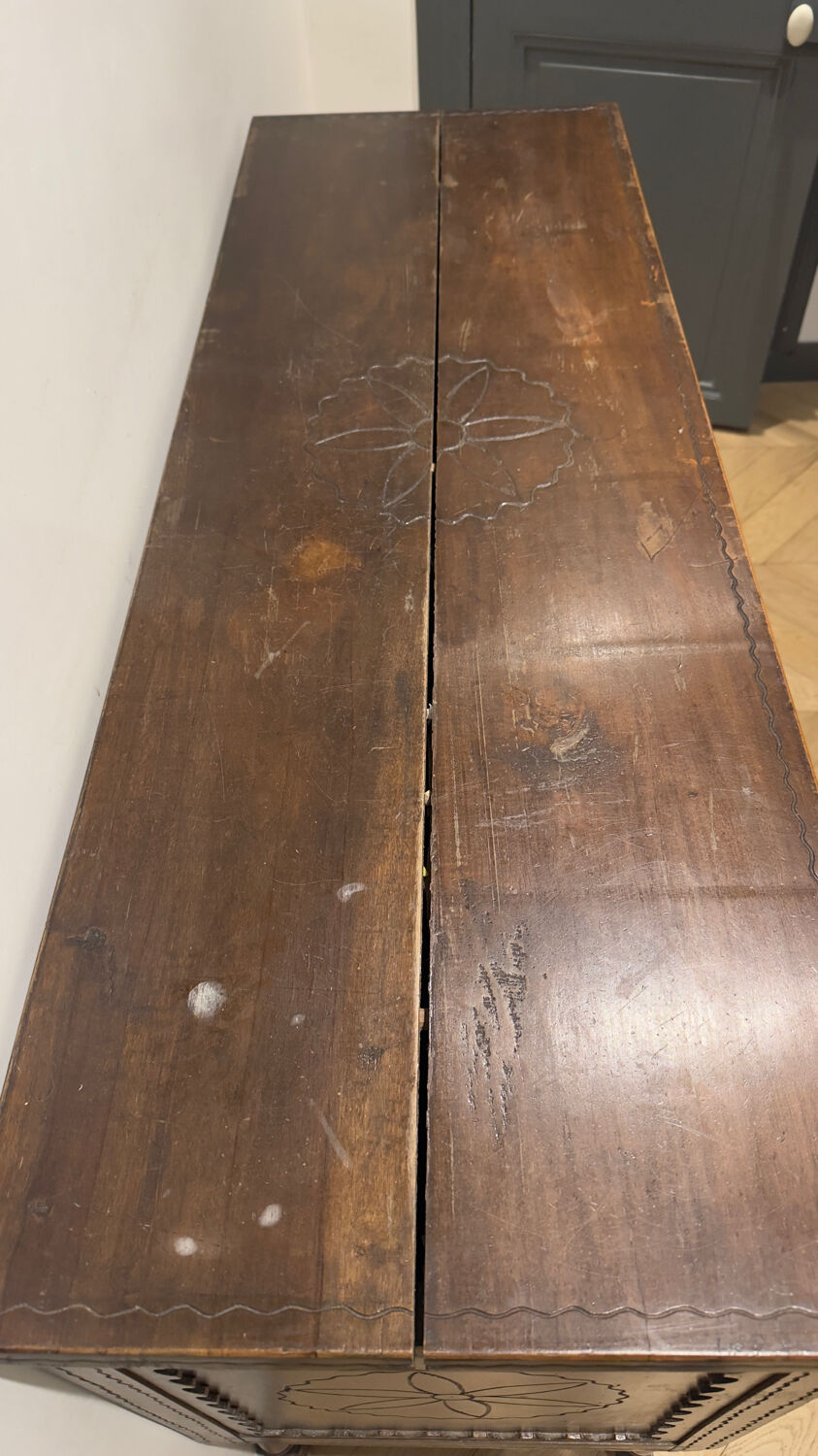 Antique Spanish sideboard in solid walnut – late 19th century