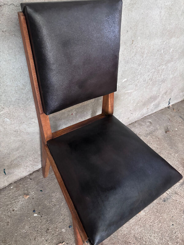 Chaise années  60 en bois et Skaï marron noir
