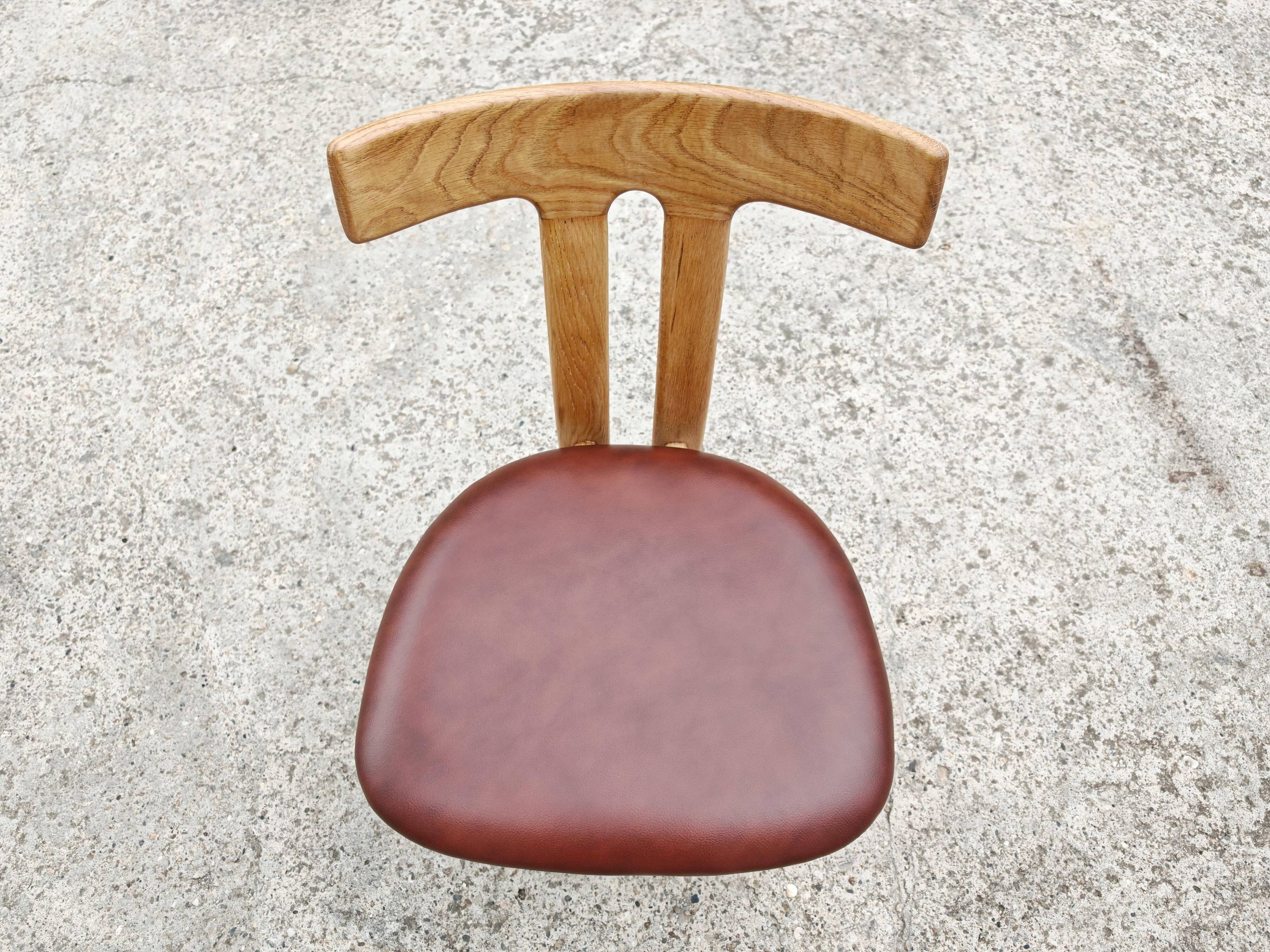 Set of 6 T chairs by Ole Wanscher for Carl Hansen from the 1960s.
