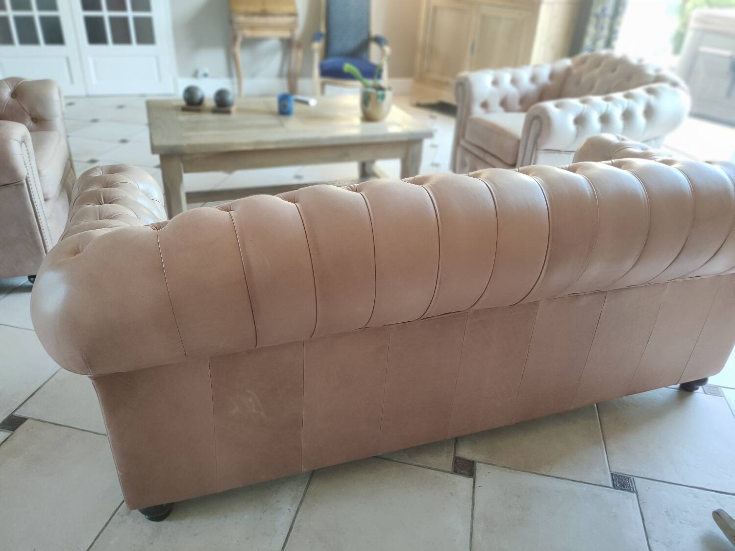 Salon trois pièces chesterfield