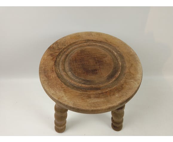 Raw wooden stool