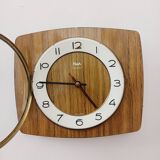 Flash clock transistor in formica