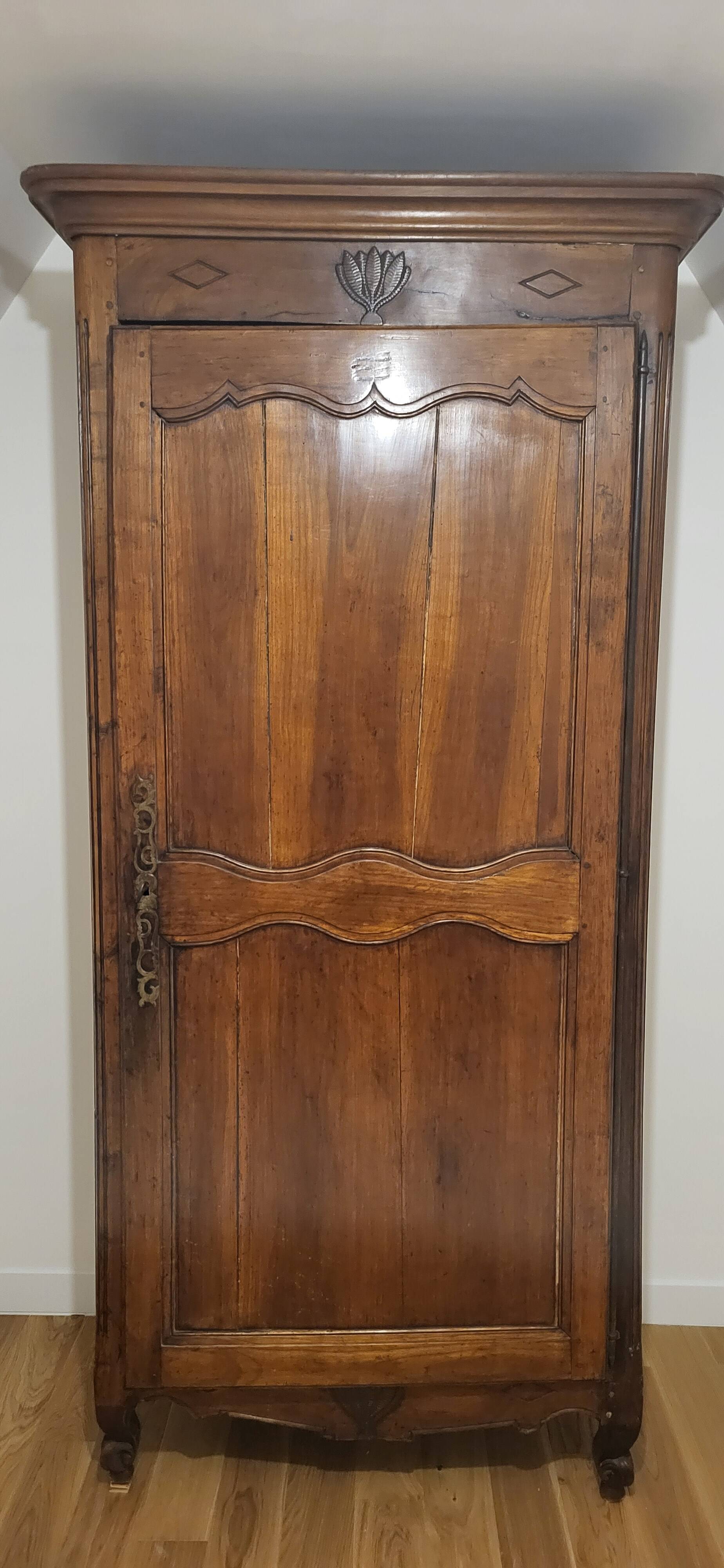 armoire merisier 18éme