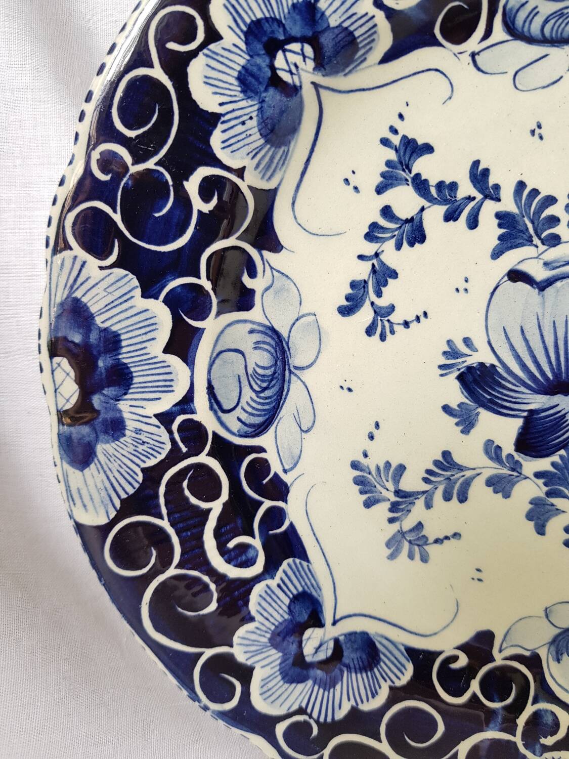 Assiette bleue de Delft signée Bequet H peinte à la main