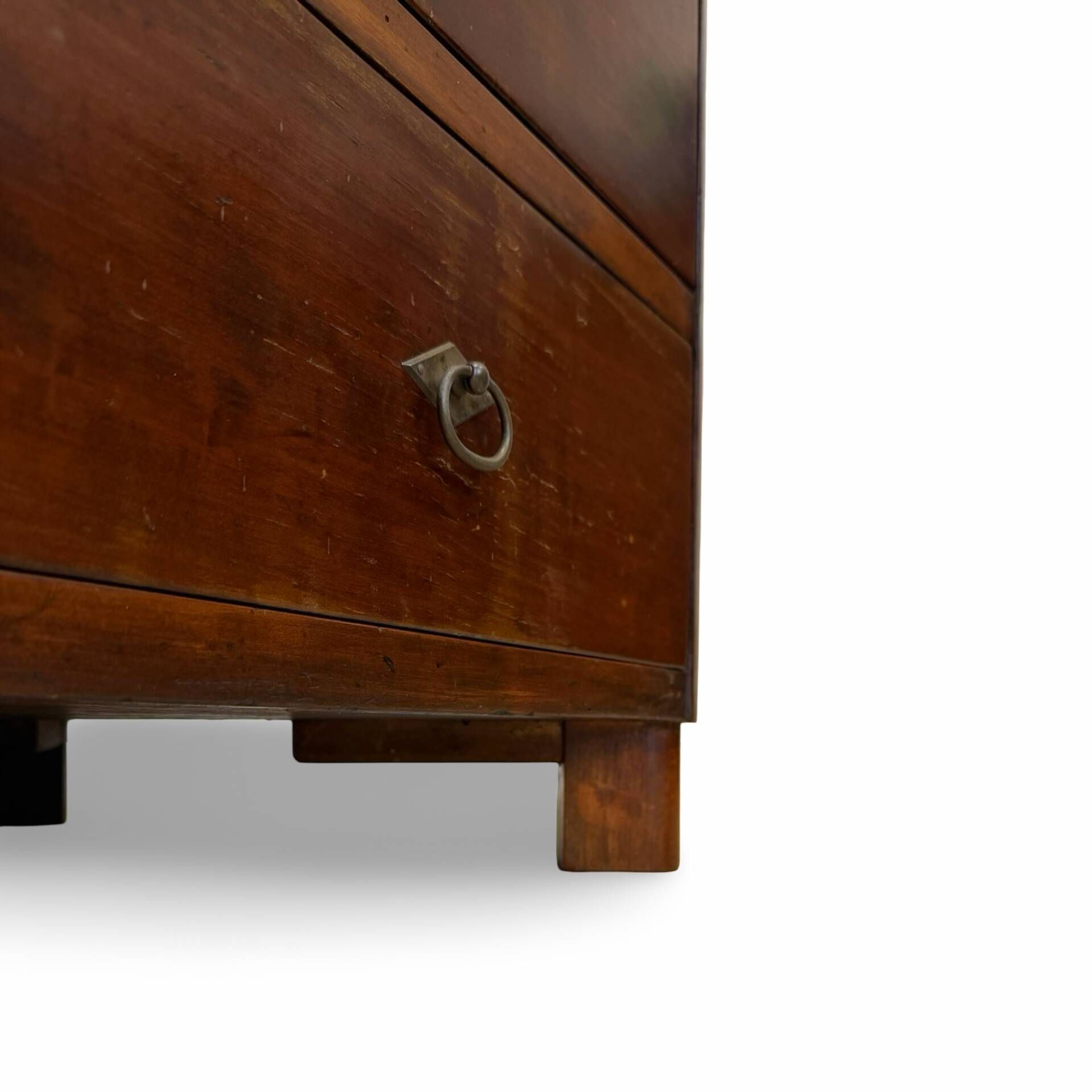 Italian art deco burl walnut chest of drawers, 1850s.