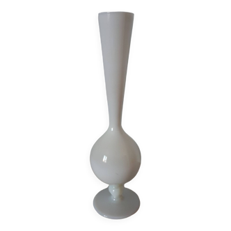 vase en opaline blanc
